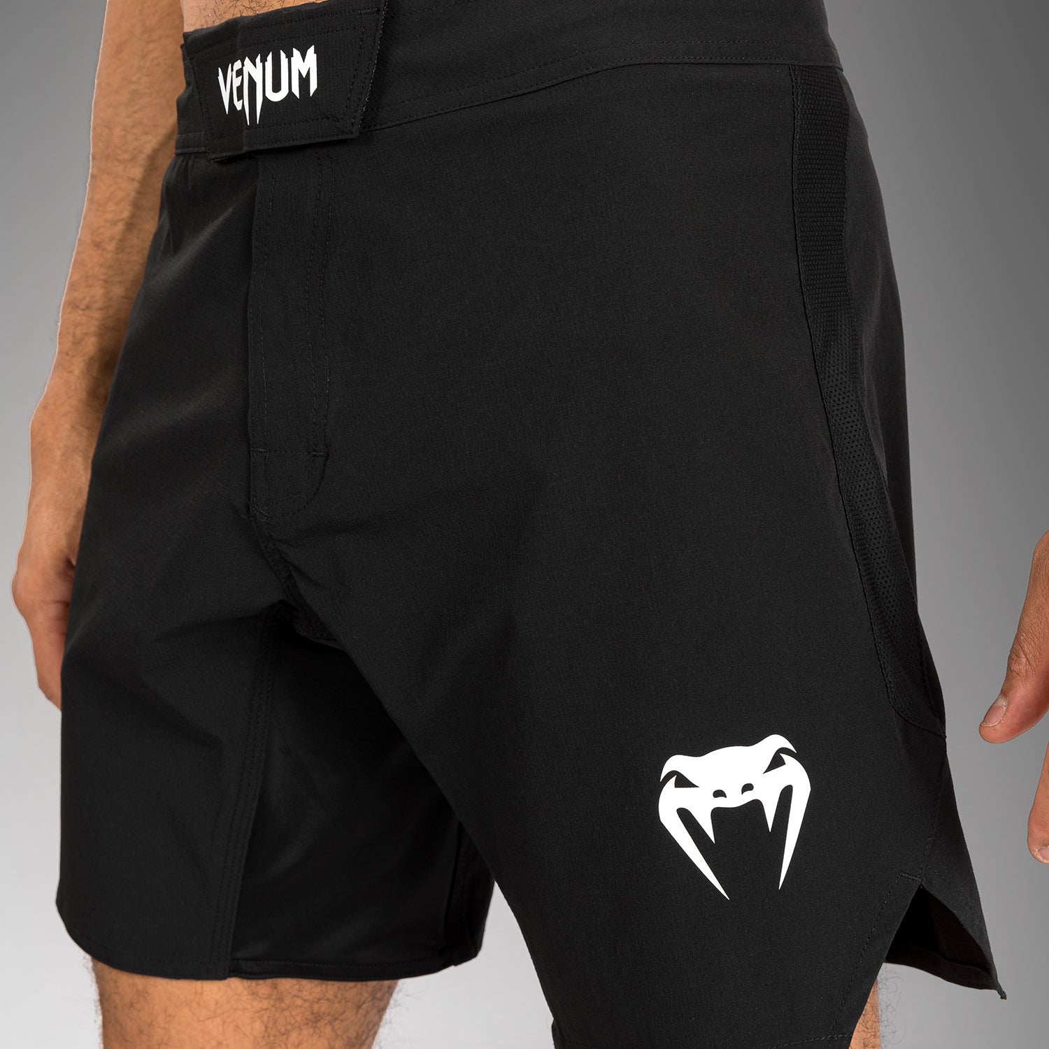Short de combat pour homme Venum Contender - Noir/Blanc - product-type_Shorts de MMA