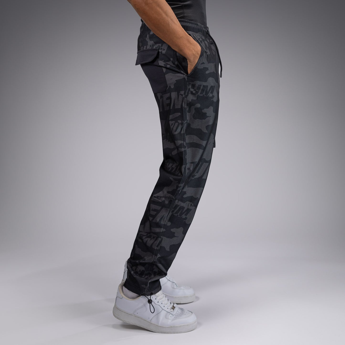 Jogging pour Hommes Venum Trooper - Noir/Charbon - product-type_Pantalons de jogging