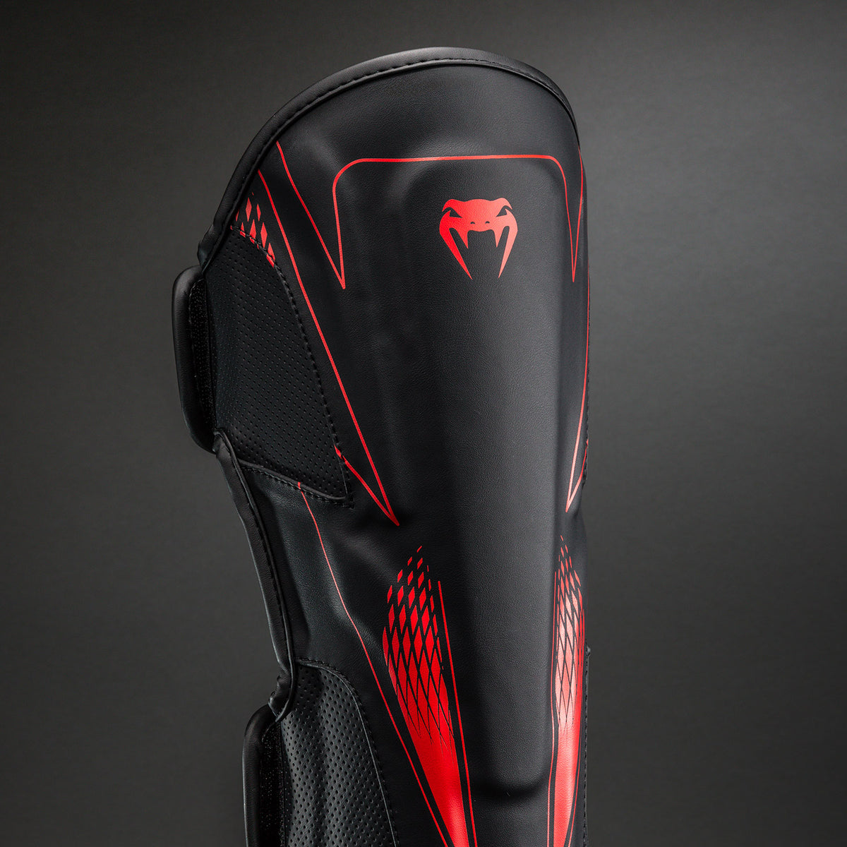 Protège-tibias Venum Amazonia Reborn - Noir/Rouge