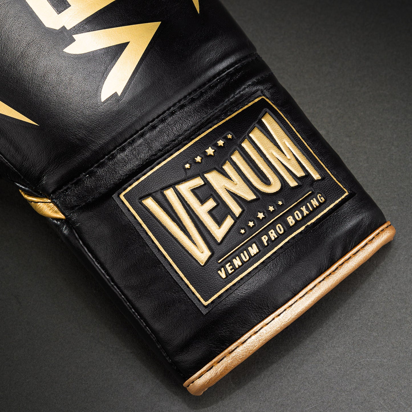 Gants de boxe pro Venum Hammer avec Lacets - Noir/Or - product-type_Gants de boxe