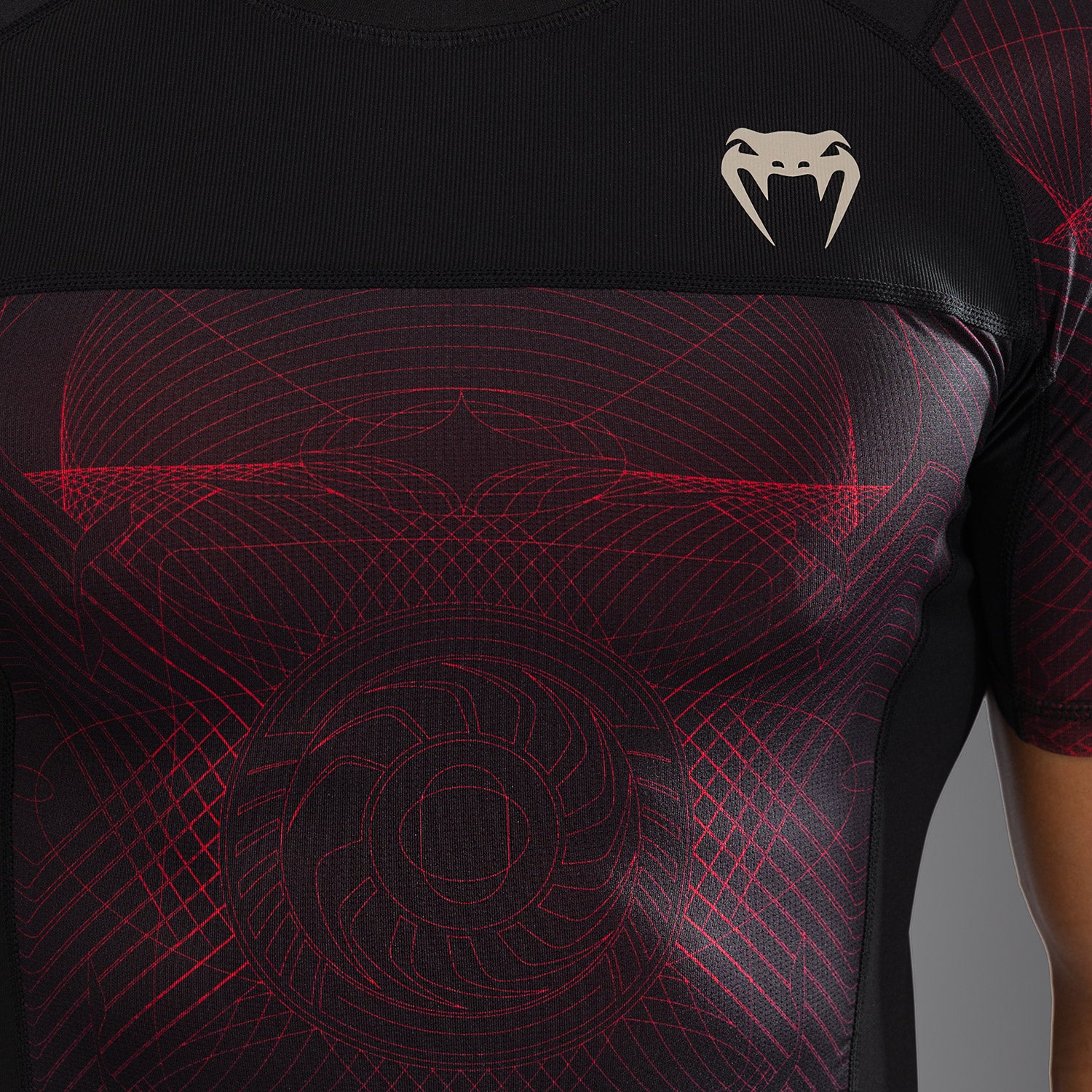 Rashguard à Manches Courtes Venum G-Fit Air pour Hommes - Noir Profond/Rouge Feu - product-type_T-Shirts de Compression