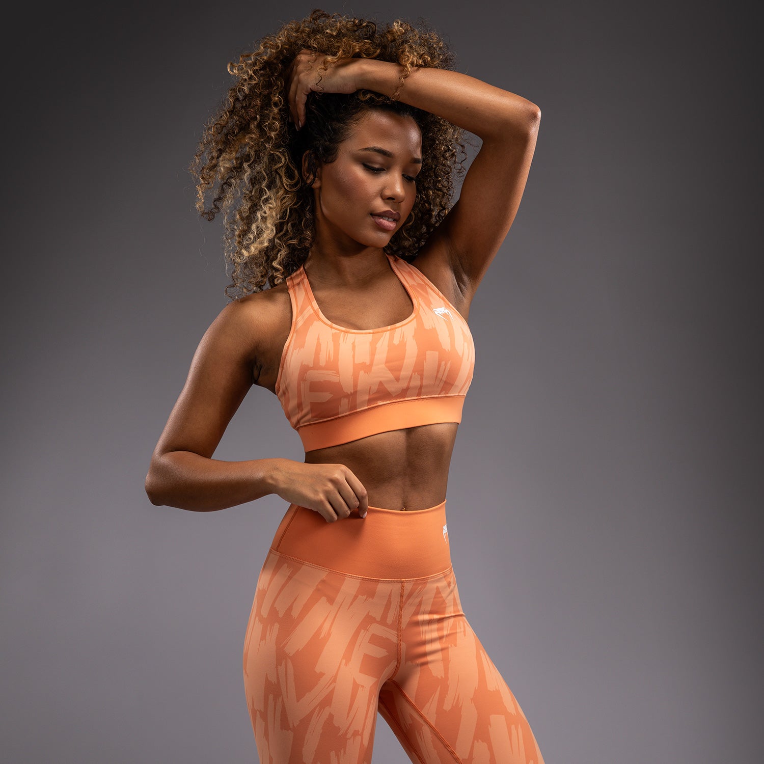 Brassière de Sport pour Femmes Venum Graffiti - Abricot Velours - product-type_Brassières de sport