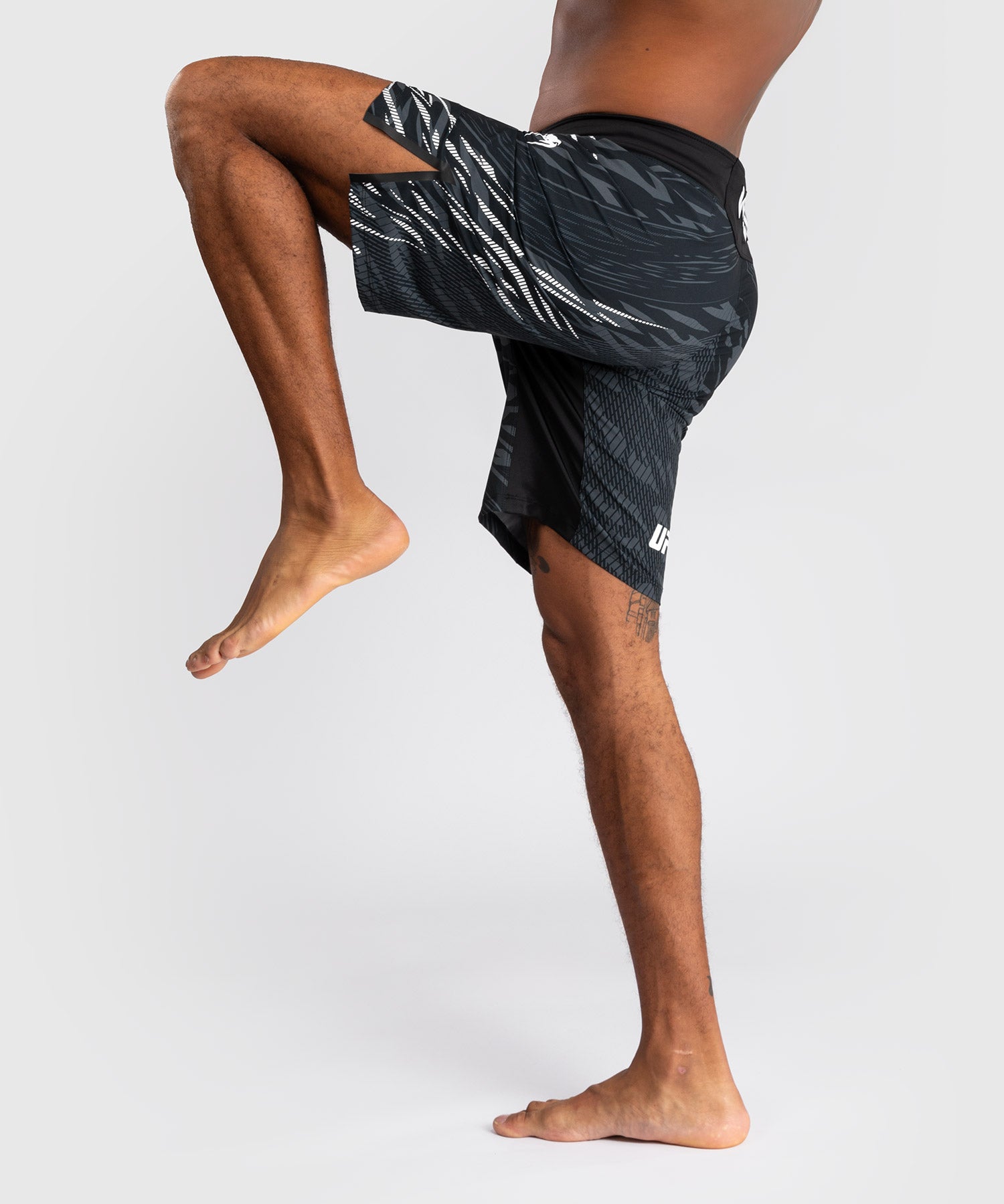 Shorts de Combat pour Hommes UFC Fusion by Venum Authentic Fight Night - Coupe Longue - Noir - product-type_Shorts de MMA