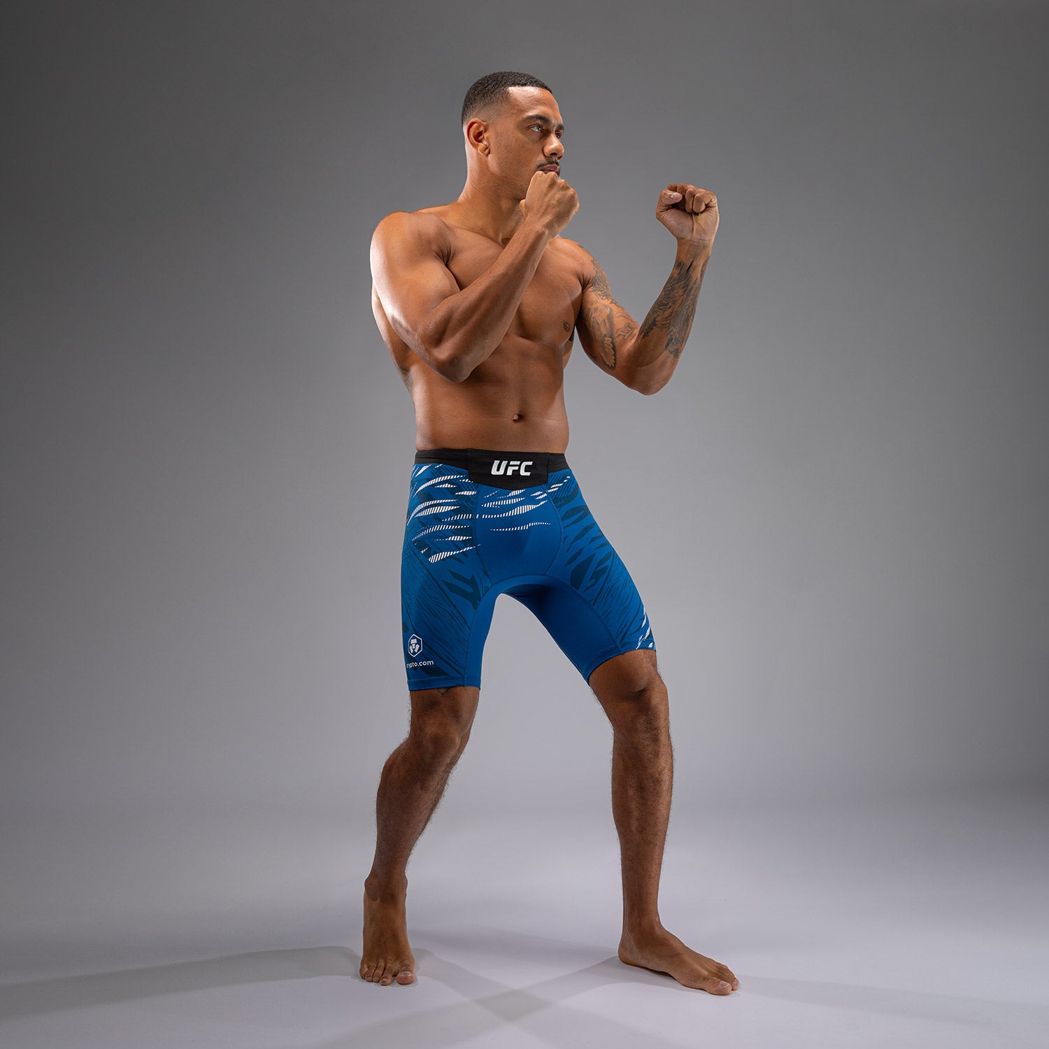 Shorts Vale Tudo pour Hommes UFC Fusion by Venum Personnalisé Authentic Fight Night - Bleu - product-type_Shorts de MMA