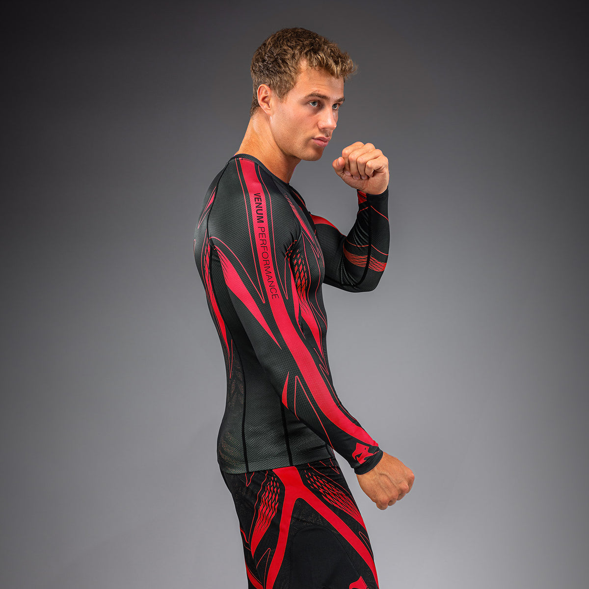 Rashguard à manches longues Venum Amazonia Reborn - Noir/Rouge