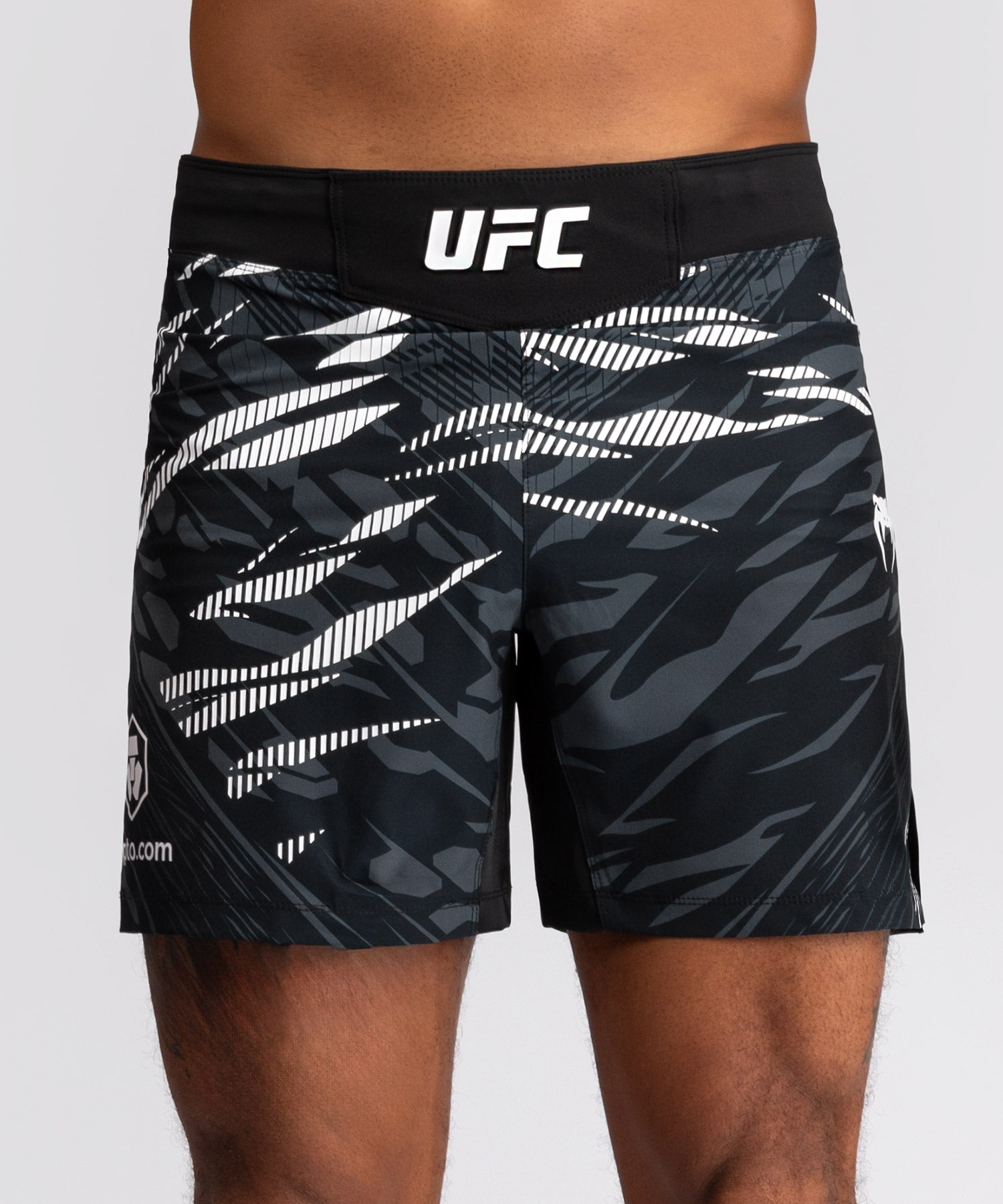 Shorts de Combat pour Hommes UFC Fusion by Venum Personnalisé Authentic Fight Night - Coupe Courte - Noir - product-type_Shorts de MMA