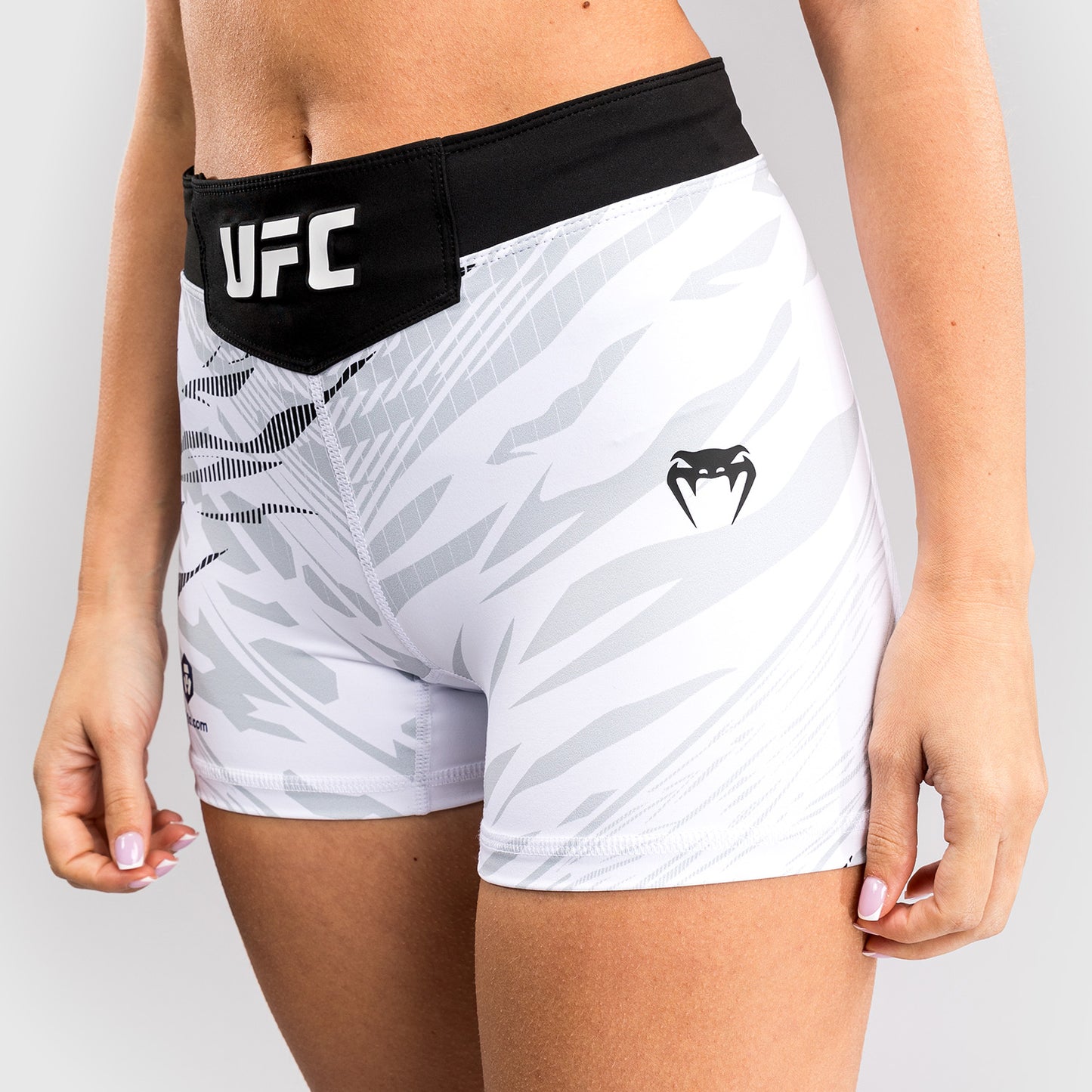 Short de compression pour Femmes UFC Fusion by Venum Authentic Fight Night - Coupe Courte - Blanc - product-type_Shorts de compression