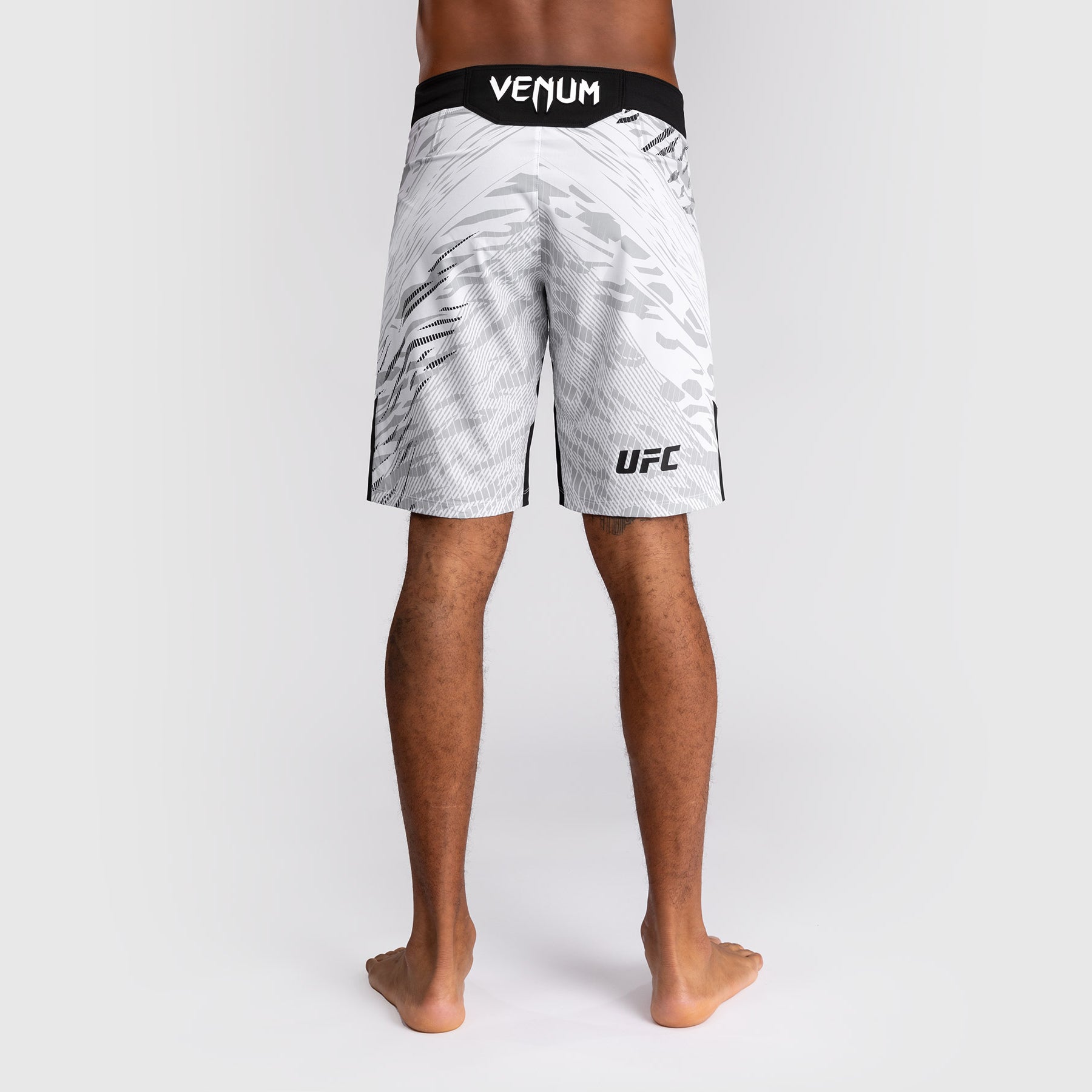 Shorts de Combat pour Hommes UFC Fusion by Venum Personnalisé Authentic Fight Night - Coupe Longue - Blanc - product-type_Shorts de MMA