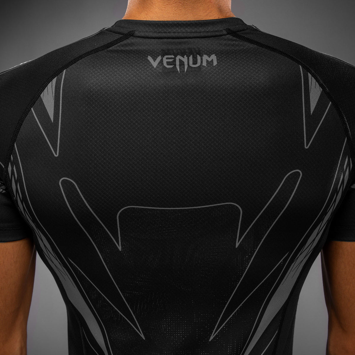 Rashguard à manches courtes Venum Amazonia Reborn - Noir/Gris