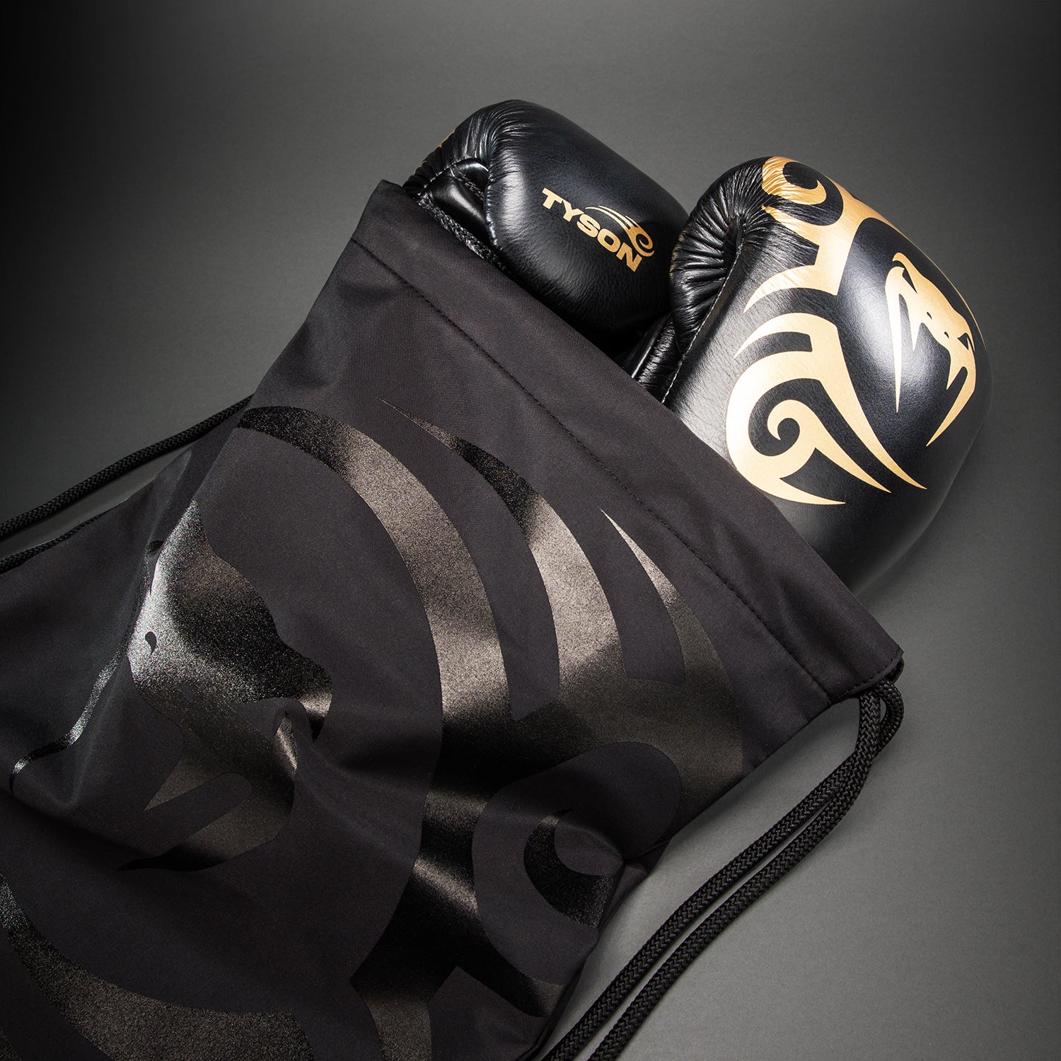 Gants de boxe Venum Giant 2.0 Mike Tyson Pro avec Lacets – Noir/Or - Sac inclus -