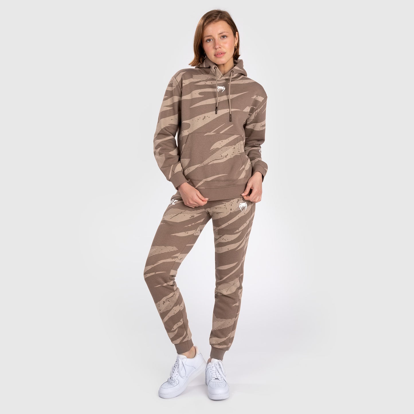 Sweatshirt À Capuche pour Femmes UFC Adrenaline by Venum Fight Week - Desert Camo - product-type_Sweatshirts