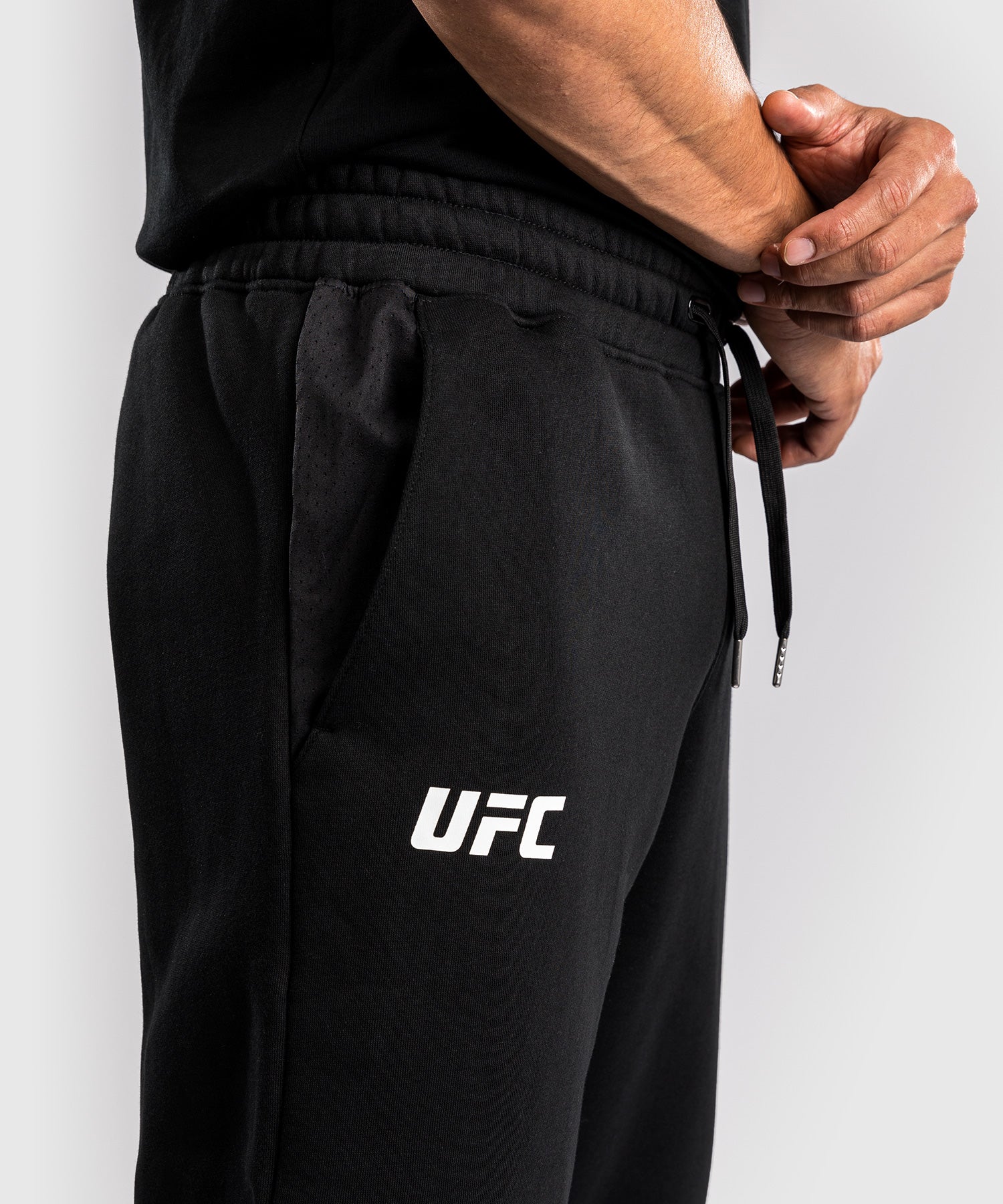 Pantalon pour Hommes UFC Fusion by Venum Replica - Noir - product-type_Pantalons de jogging