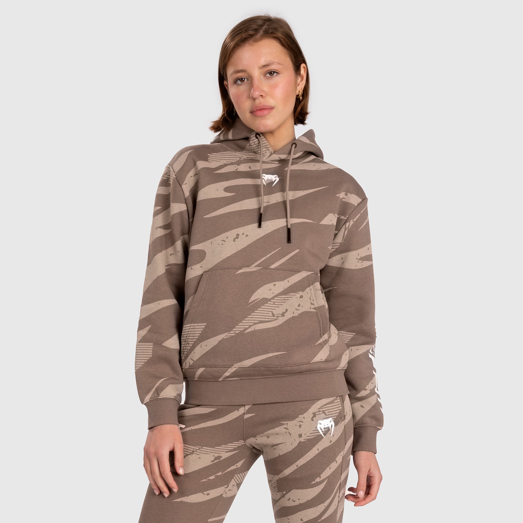Sweatshirt À Capuche pour Femmes UFC Adrenaline by Venum Fight Week - Desert Camo - product-type_Sweatshirts