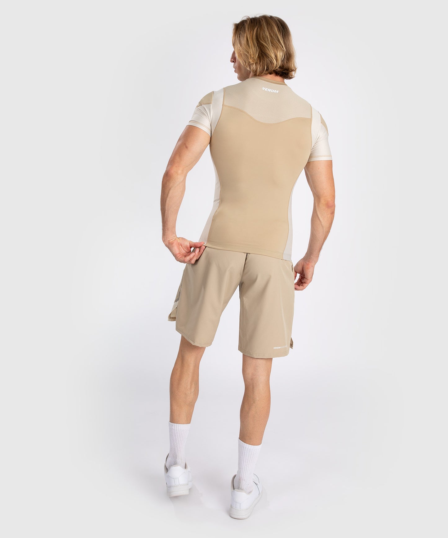 Rashguard À Manches Courtes pour Hommes Venum Tempest - Beige/Sable - product-type_T-Shirts de Compression