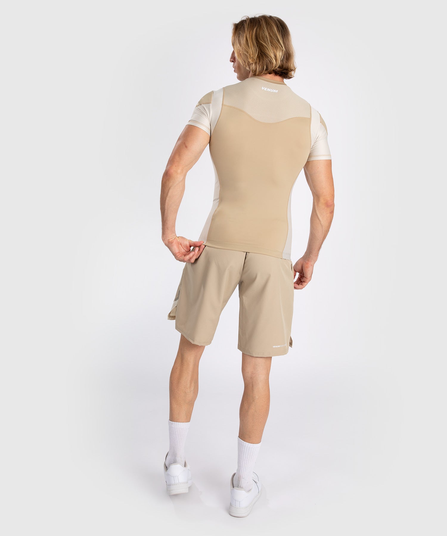 Rashguard À Manches Courtes pour Hommes Venum Tempest - Beige/Sable - product-type_T-Shirts de Compression