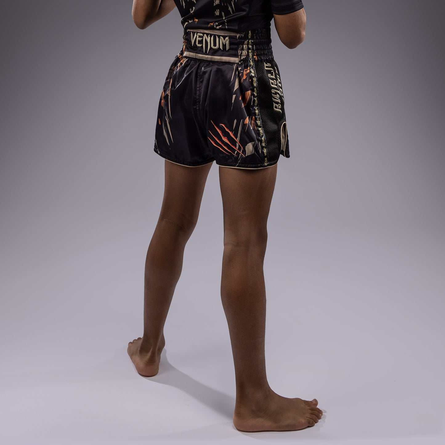 Short Muay Thai Venum Tiger pour Enfants - Noir/Orange Néon - product-type_Shorts de Muay Thai