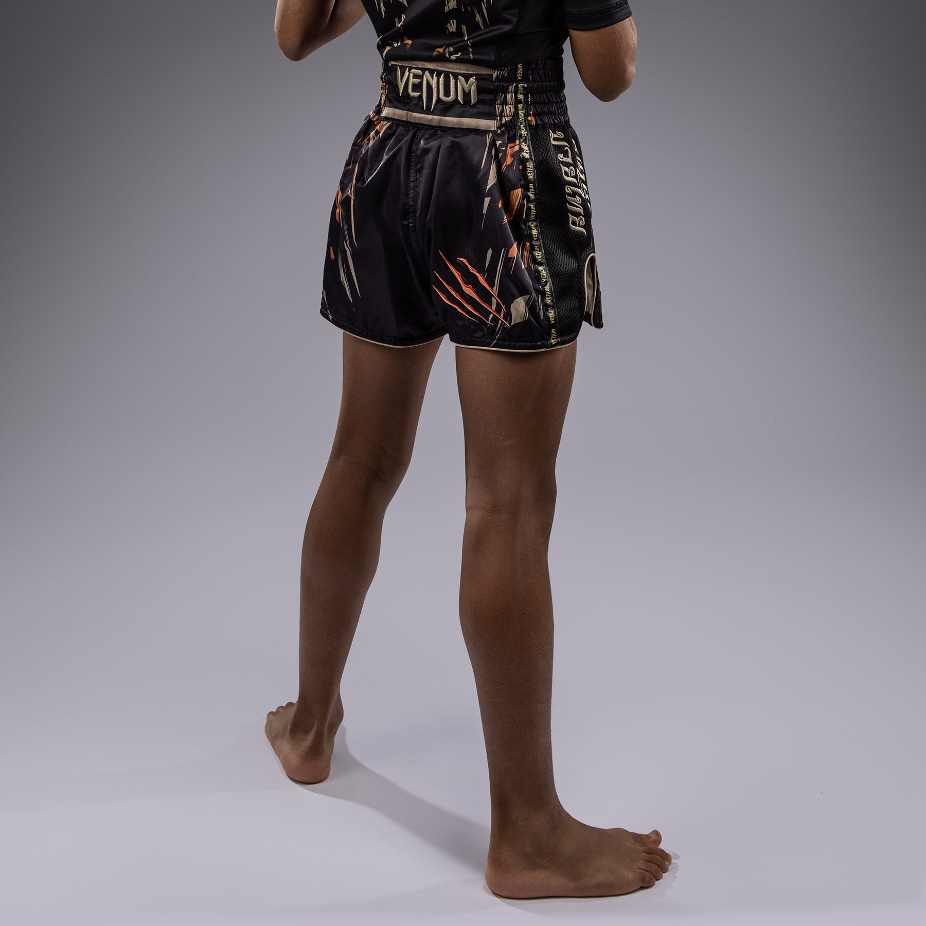 Short Muay Thai Venum Tiger pour Enfants - Noir/Orange Néon - product-type_Shorts de Muay Thai
