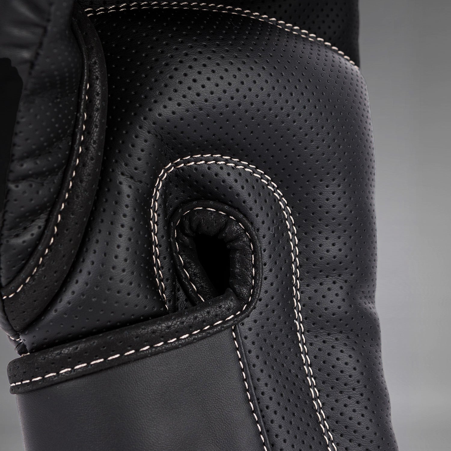 Gants de boxe Venum Impact Evo - Noir - product-type_Gants de boxe