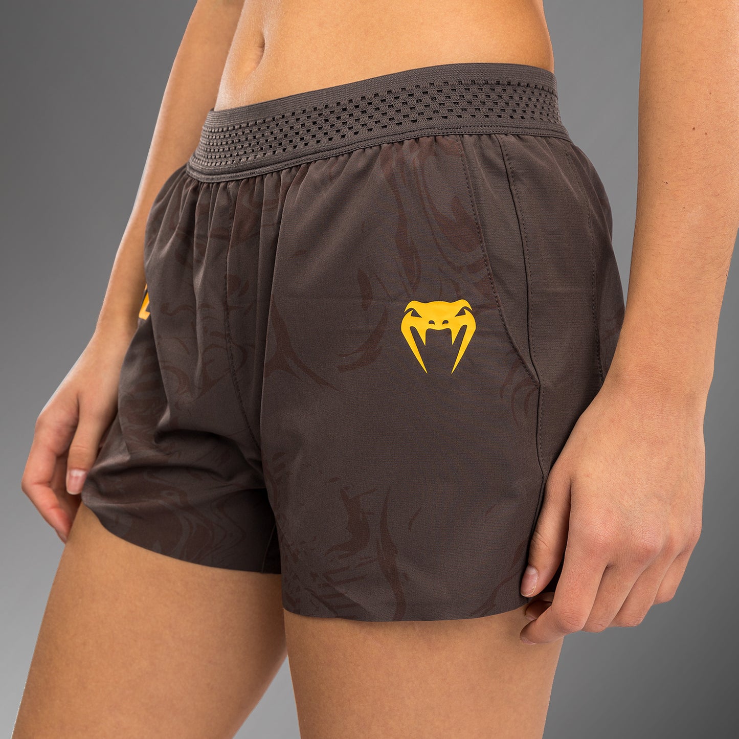 Shorts Performance pour Femmes UFC Fusion by Venum Fight Week - Marron Terrestre - product-type_Shorts de training