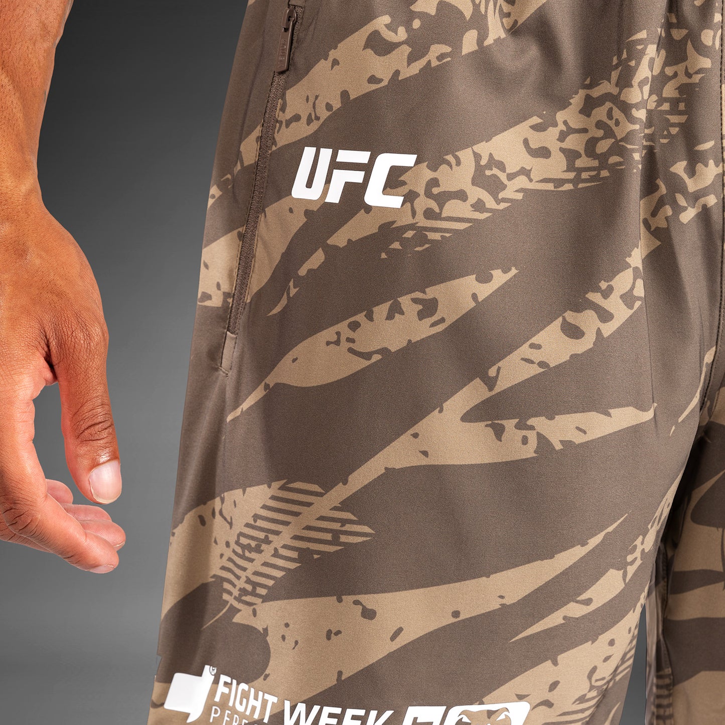 Short de Performance pour Hommes UFC Adrenaline by Venum Fight Week - Desert Camo - product-type_Shorts de training