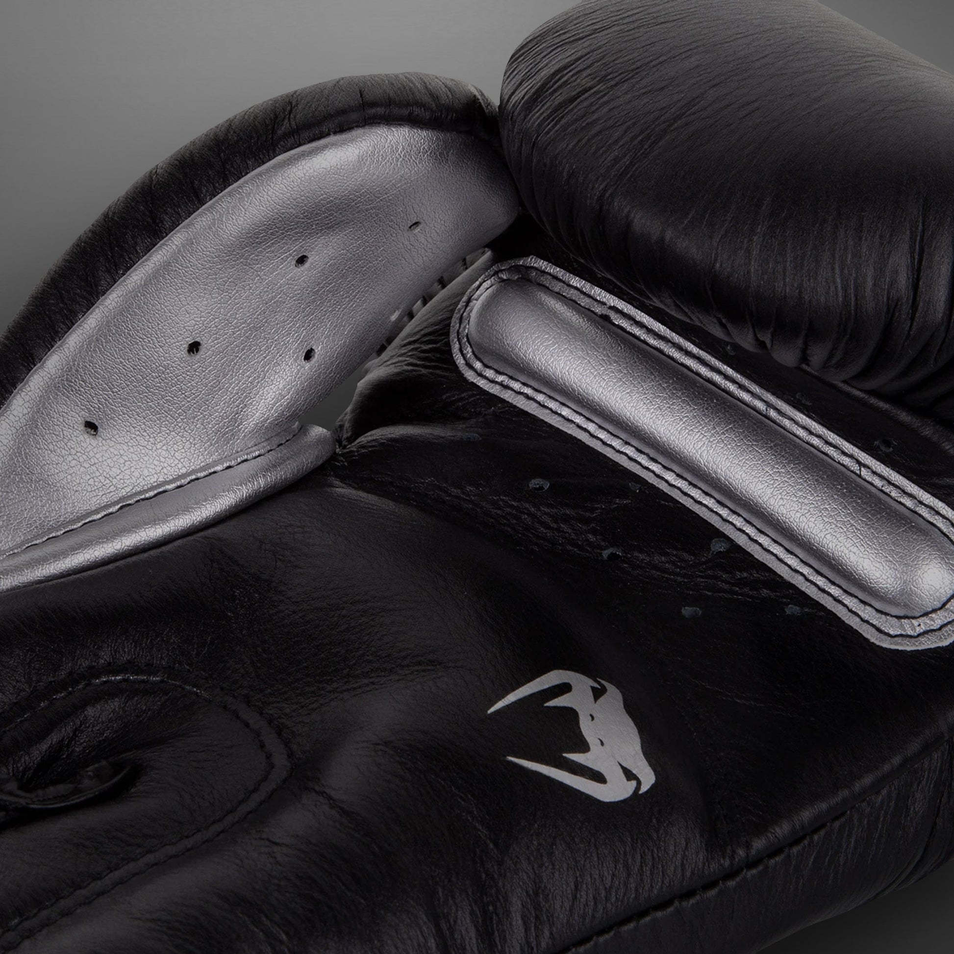 Gants de boxe Venum Giant 3.0 - Noir/Argent - product-type_Gants de boxe