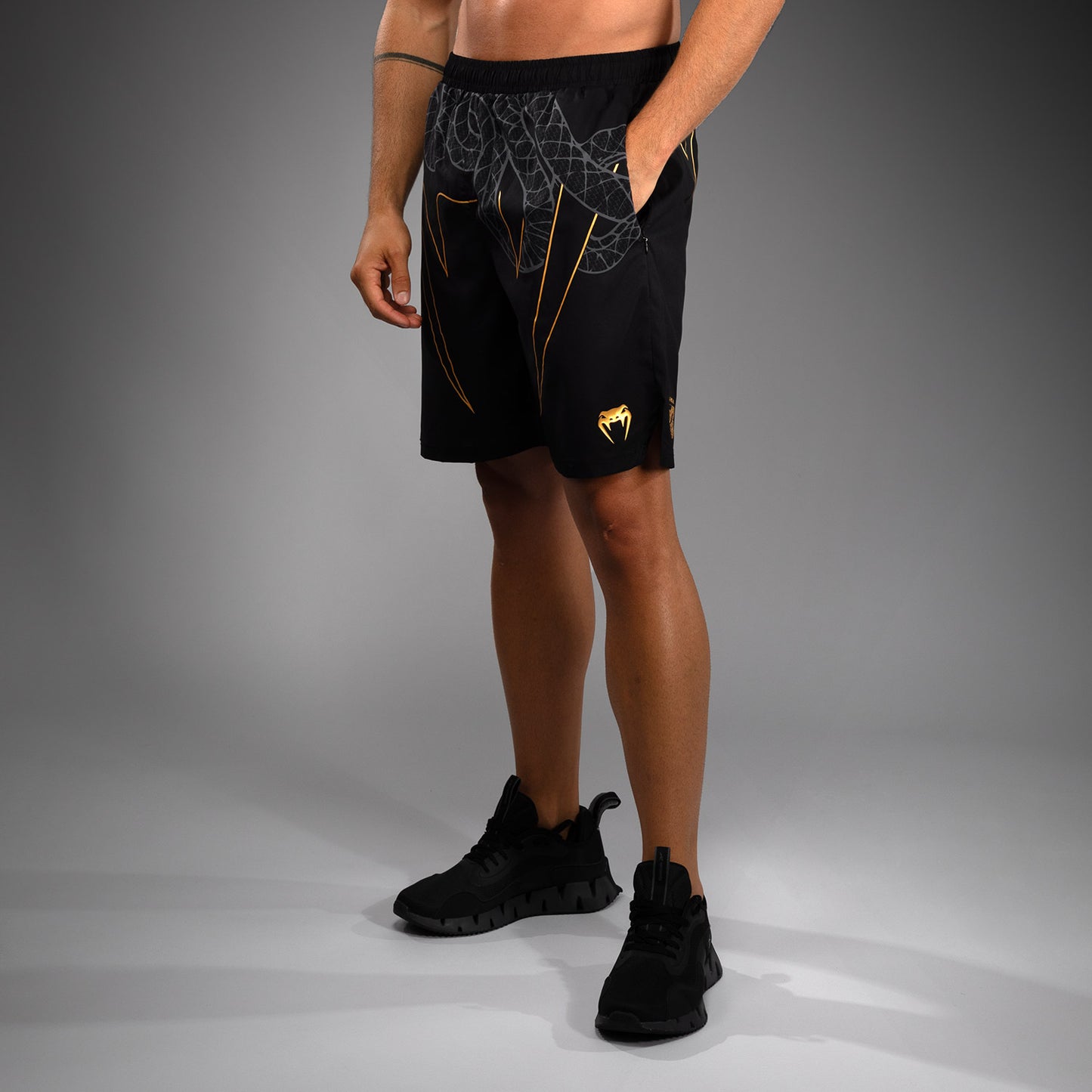 Short de Training Venum Serpenti – Noir/Argent/Or - product-type_Shorts de training
