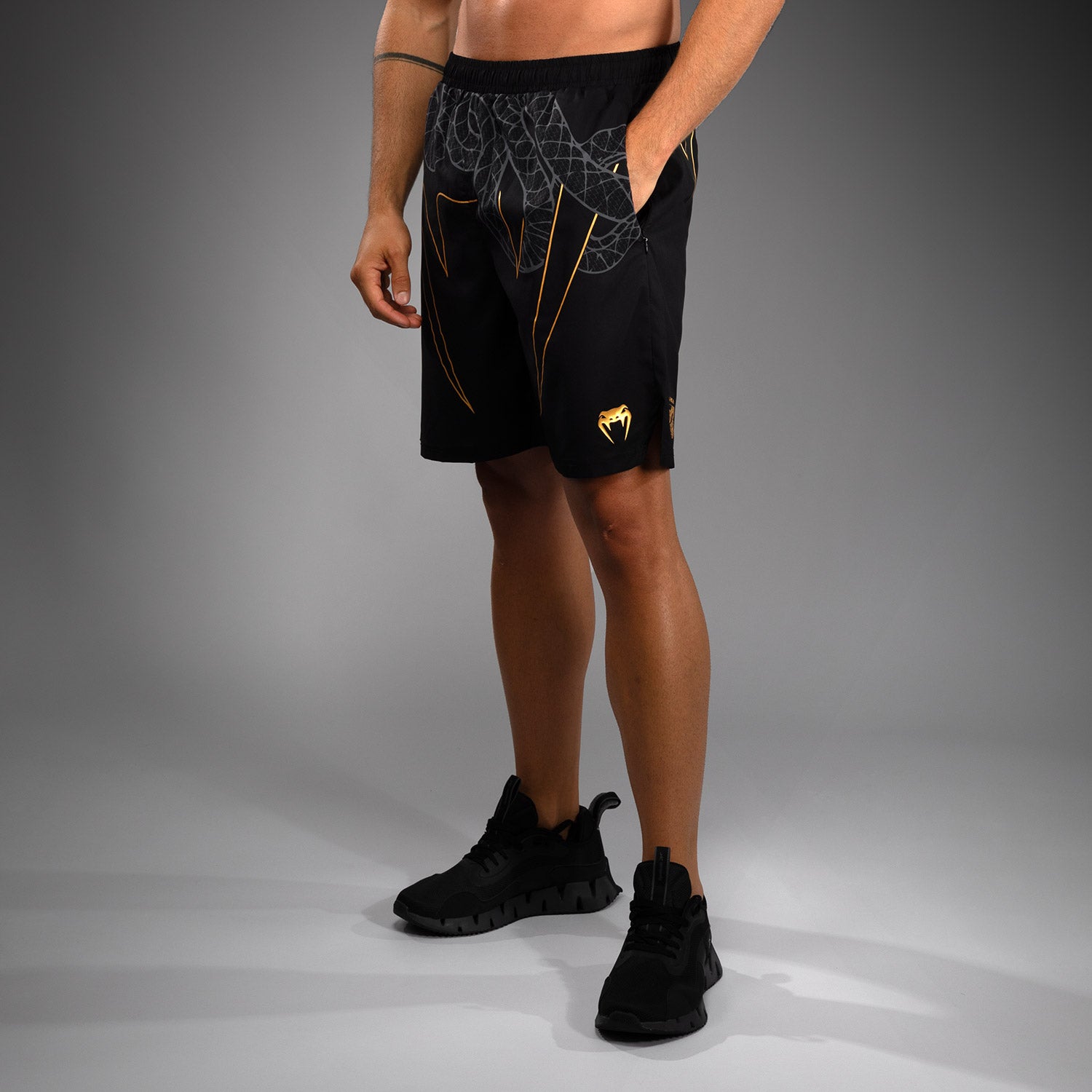 Short de Training Venum Serpenti – Noir/Argent/Or - product-type_Shorts de training