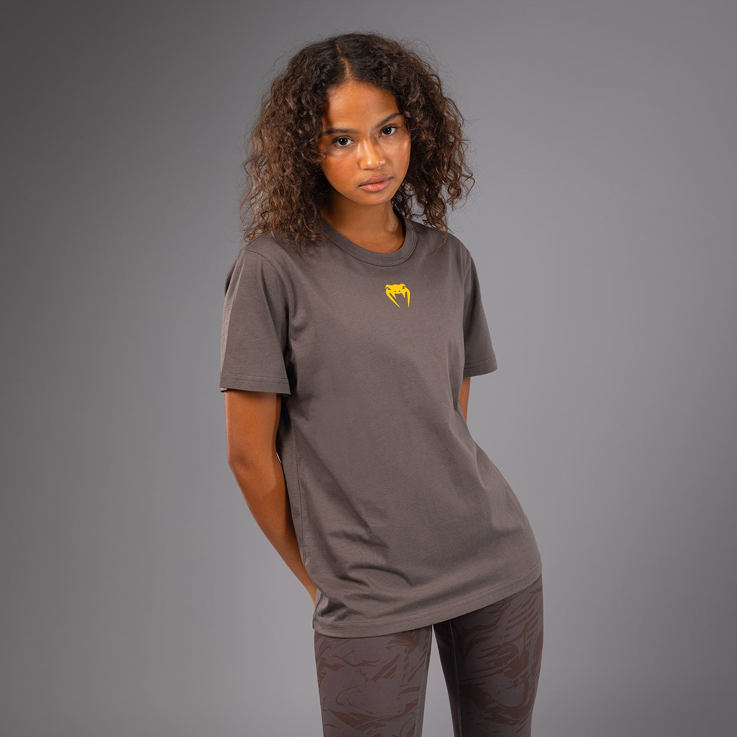 T-shirt à Manches Courtes pour Femmes UFC Fusion by Venum Fight Week - Marron Terrestre - product-type_T-Shirts