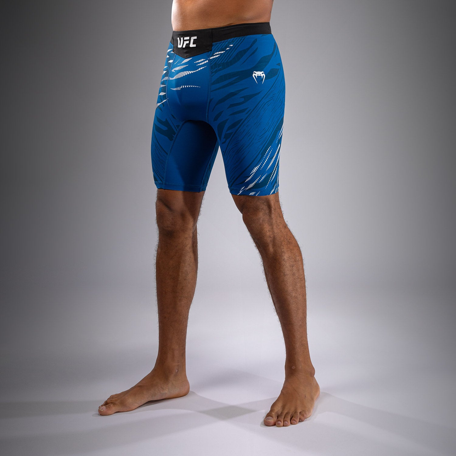 Short de compression pour Hommes UFC Fusion by Venum Authentic Fight Night - Bleu - product-type_Shorts de compression