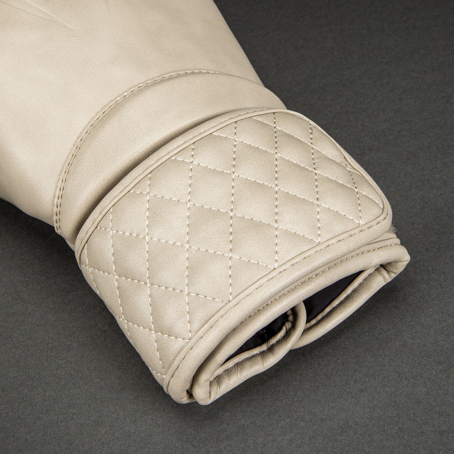Gants de Boxe Venum Impact Classic - Ivoire - product-type_Gants de boxe