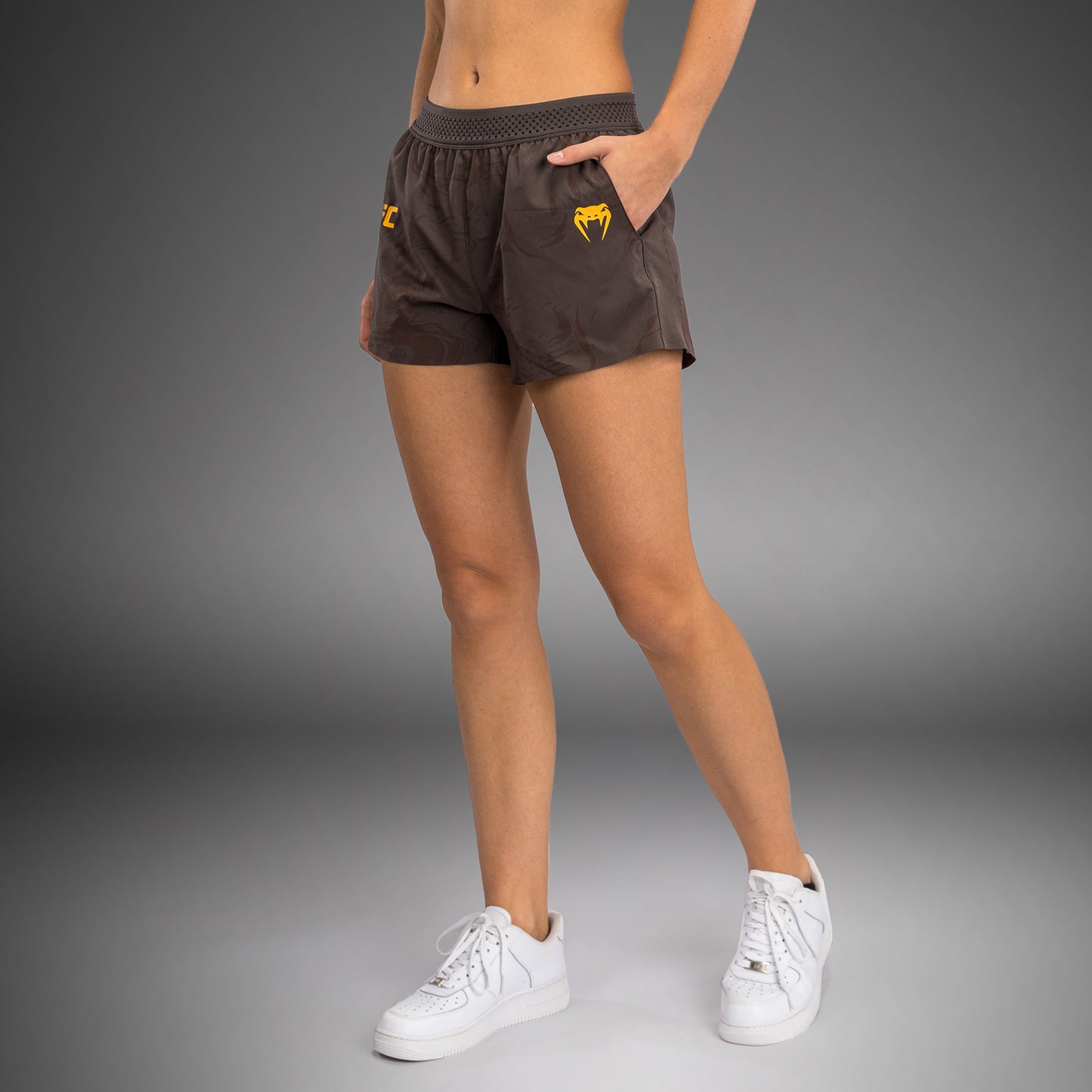 Shorts Performance pour Femmes UFC Fusion by Venum Fight Week - Marron Terrestre - product-type_Shorts de training