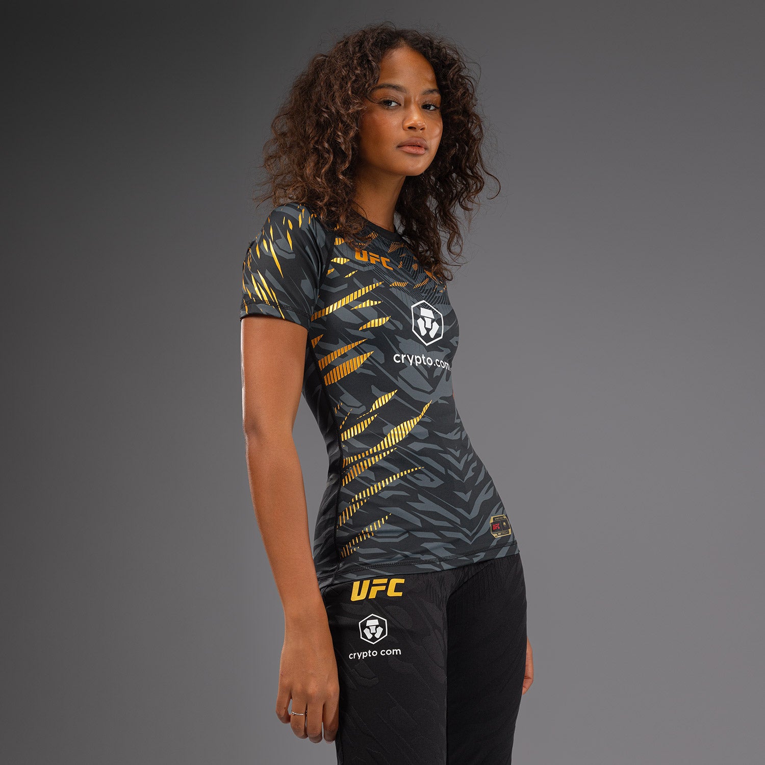 Rashguard Performance à Manches Courtes pour Femmes UFC Fusion by Venum Authentic Fight Night - Champion - product-type_T-Shirts de Compression