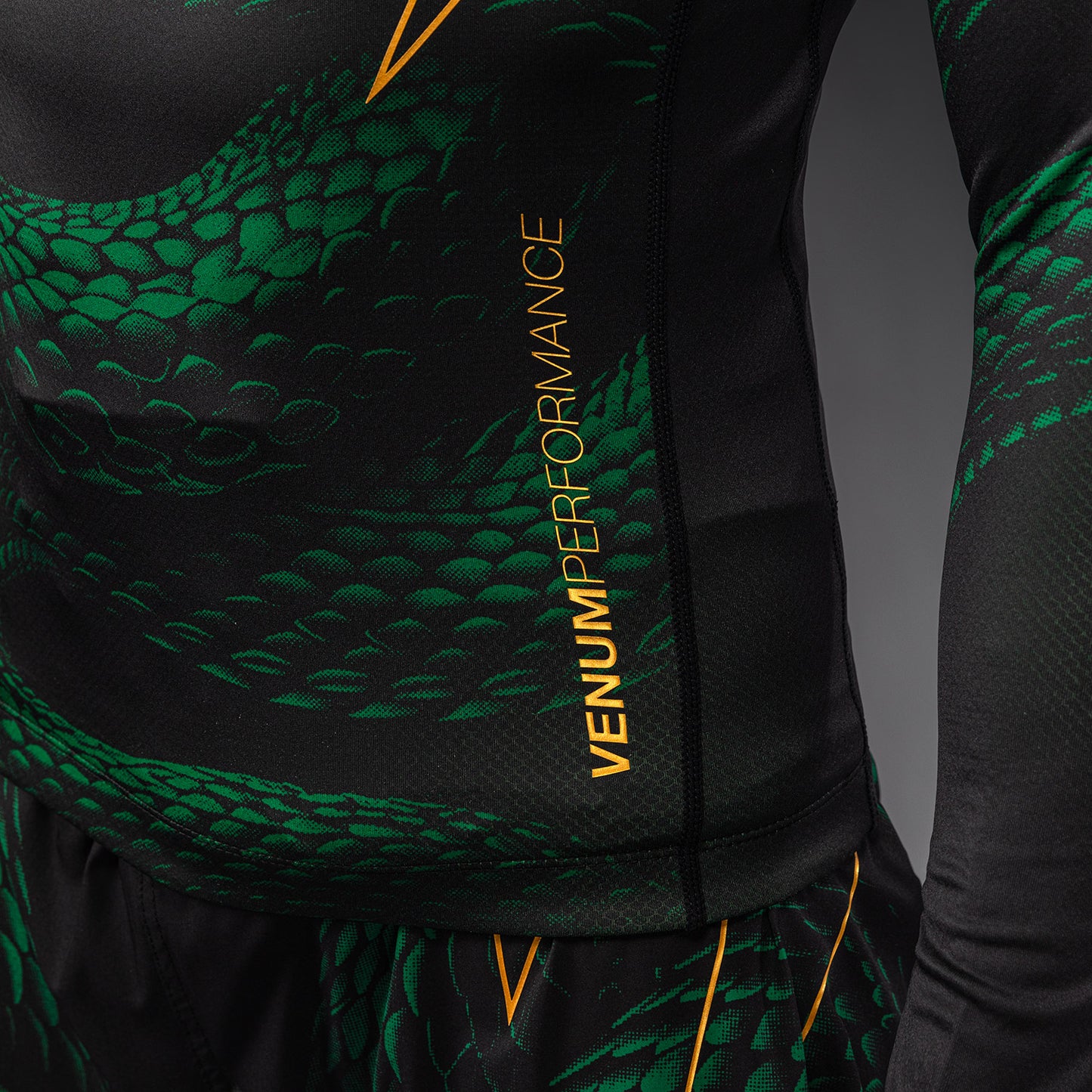 Rashguard à Manches Longues Venum Matupa - Noir/Vert/Or - product-type_T-Shirts de Compression