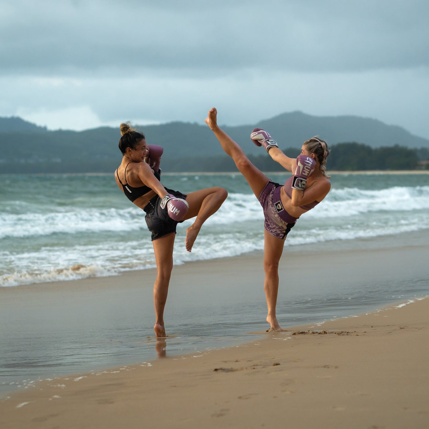 Short de Muay Thaï Venum x Kaz – Noir - product-type_Shorts de Muay Thai