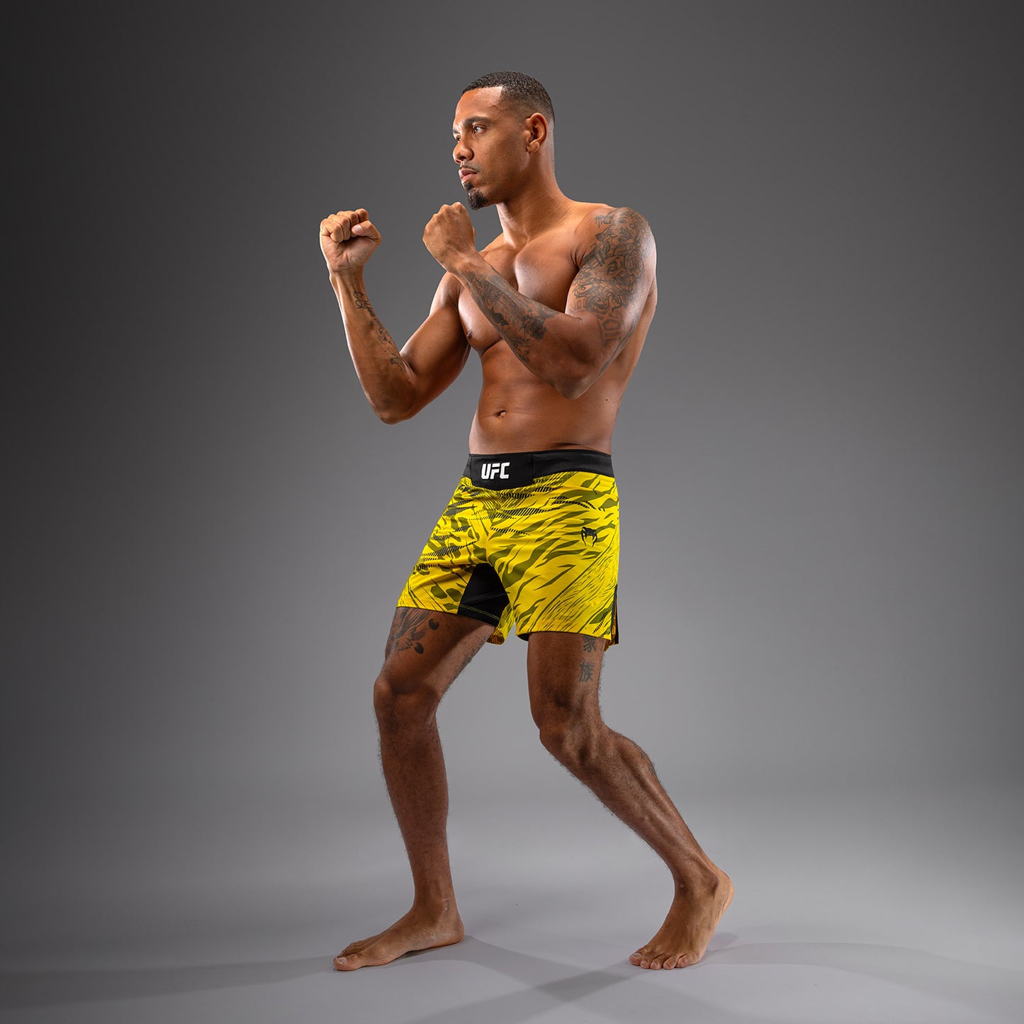 Shorts de Combat pour Hommes UFC Fusion by Venum Authentic Fight Night - Coupe Courte - Jaune - product-type_Shorts de MMA