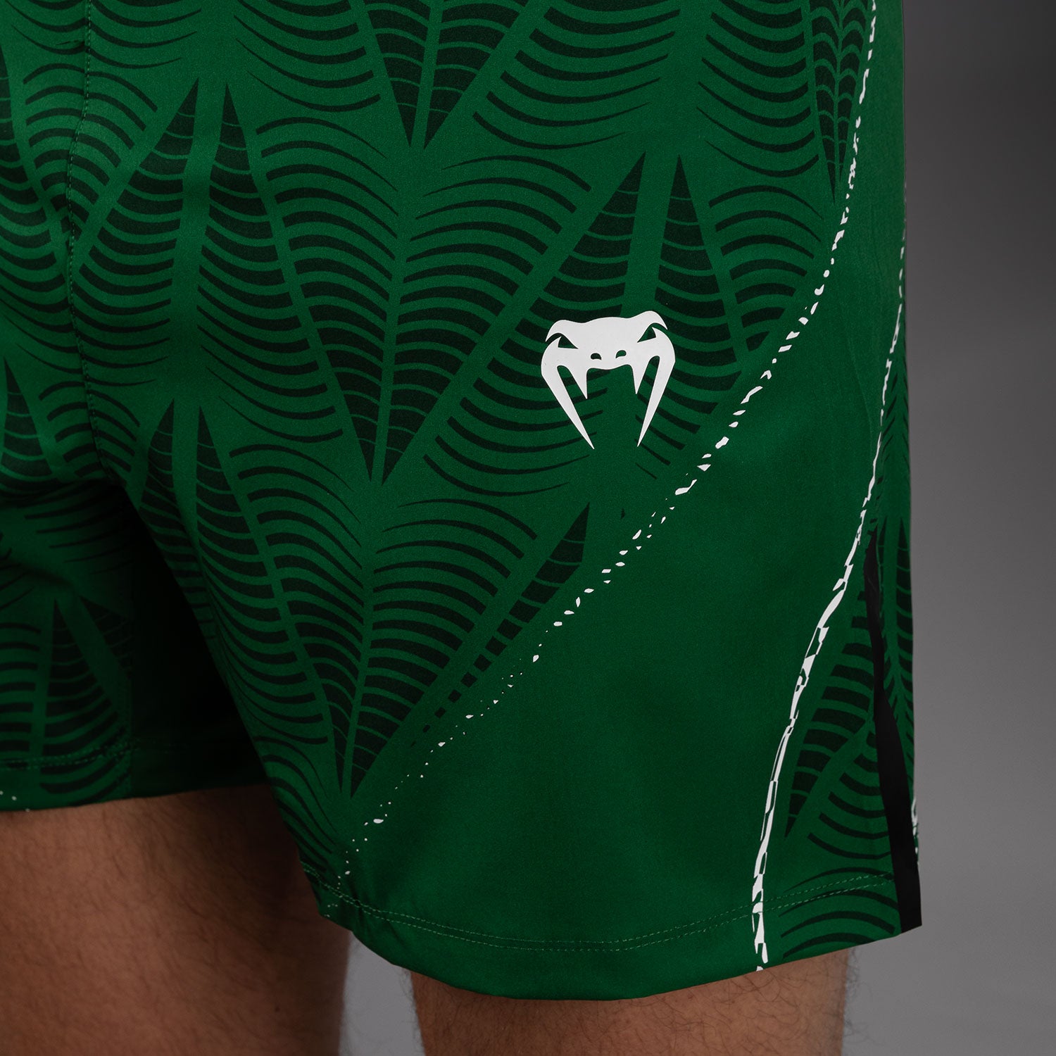 Short de combat coupe courte Homme UFC Zenith by Venum Authentic Fight Night - Vert - product-type_Shorts de MMA