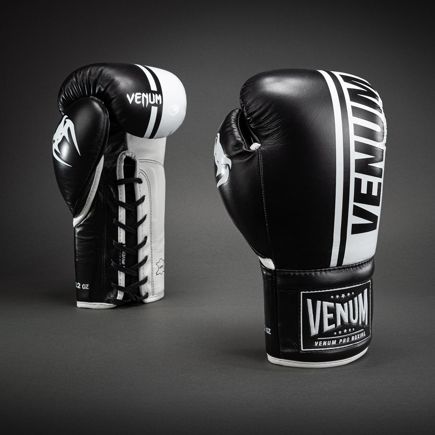 Gants de boxe Venum Shield Pro avec lacets - Noir/Blanc - product-type_Gants de boxe