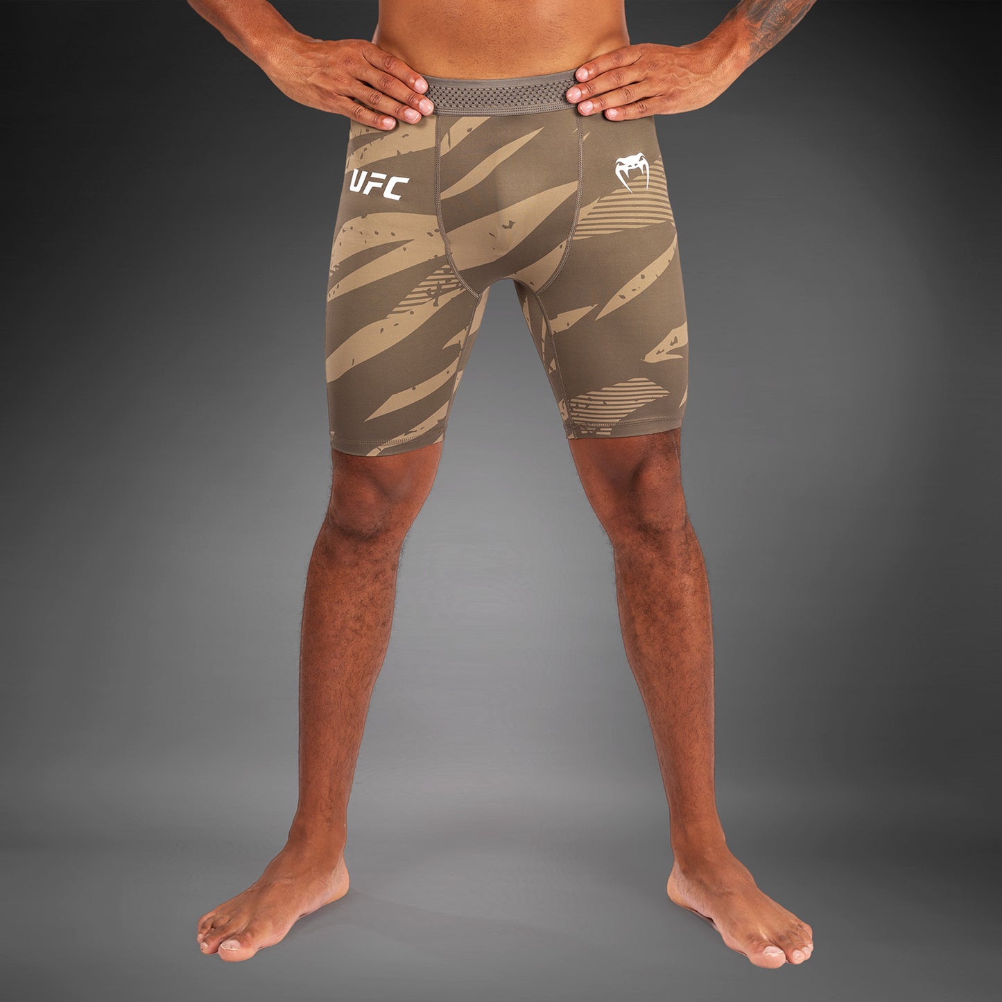 Short de compression pour Hommes UFC Adrenaline by Venum Fight Week - desert Camo - product-type_Shorts de compression