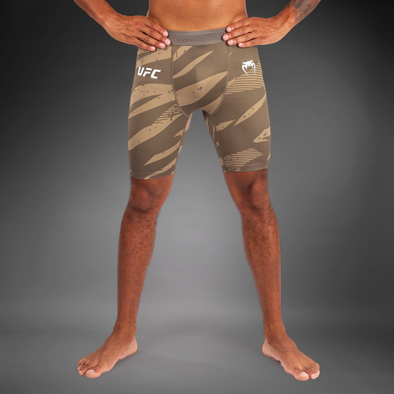 Short de compression pour Hommes UFC Adrenaline by Venum Fight Week - desert Camo - product-type_Shorts de compression