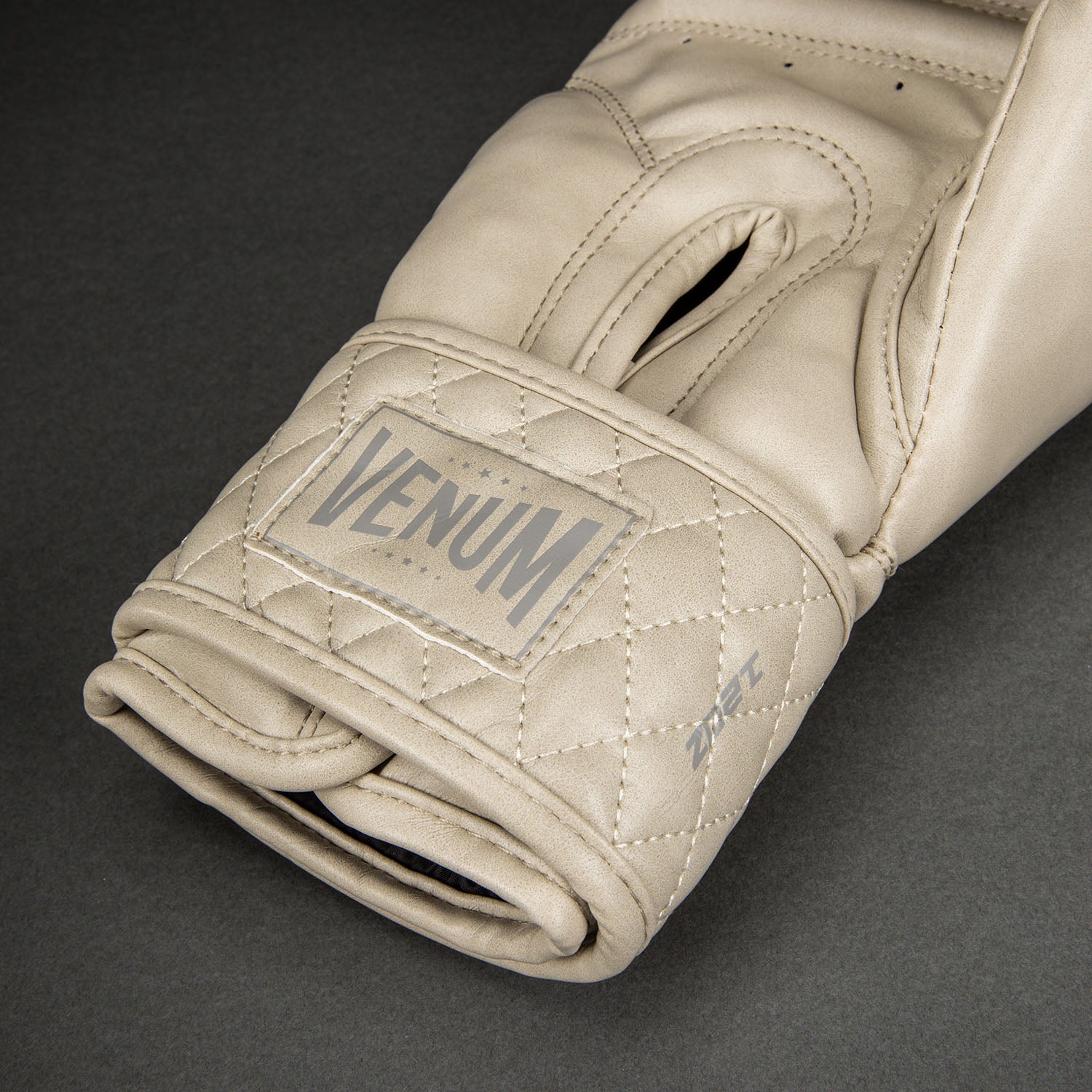 Gants de Boxe Venum Impact Classic - Ivoire - product-type_Gants de boxe