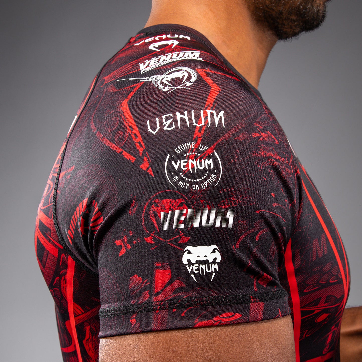 Rashguard à Manches Courtes Venum 20th Anniversary - Noir/Rouge - product-type_T-Shirts de Compression