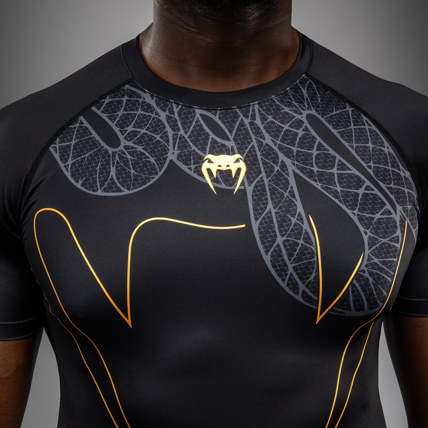 Rashguard Manches Courtes Venum Serpenti – Noir/Argent/Or - product-type_T-Shirts de Compression