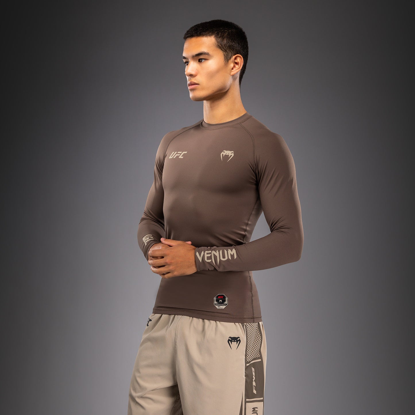 Rashguard à Manches Longues Technique pour Homme Venum UFC Unity by Venum Authentic Fight Week - Marron