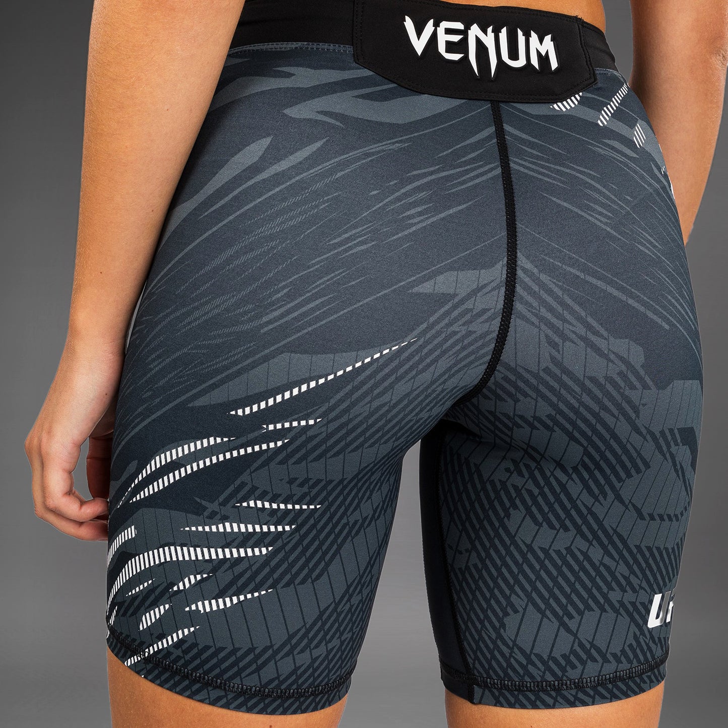 Short de compression pour Femmes UFC Fusion by Venum Authentic Fight Night - Coupe Longue - Noir - product-type_Shorts de compression