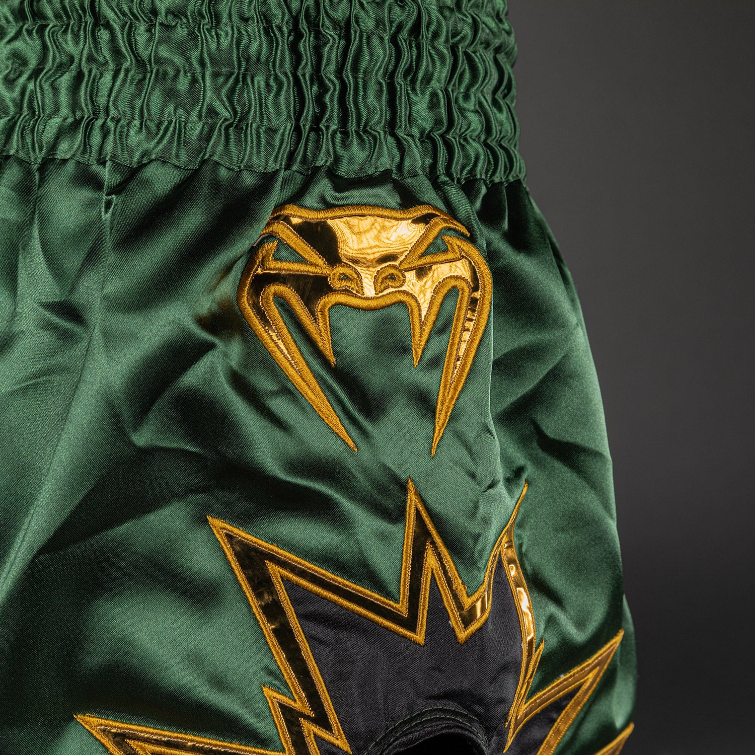 Short de Muay Thai Venum Inferno 2.0 - Noir/Kaki - product-type_Shorts de Muay Thai