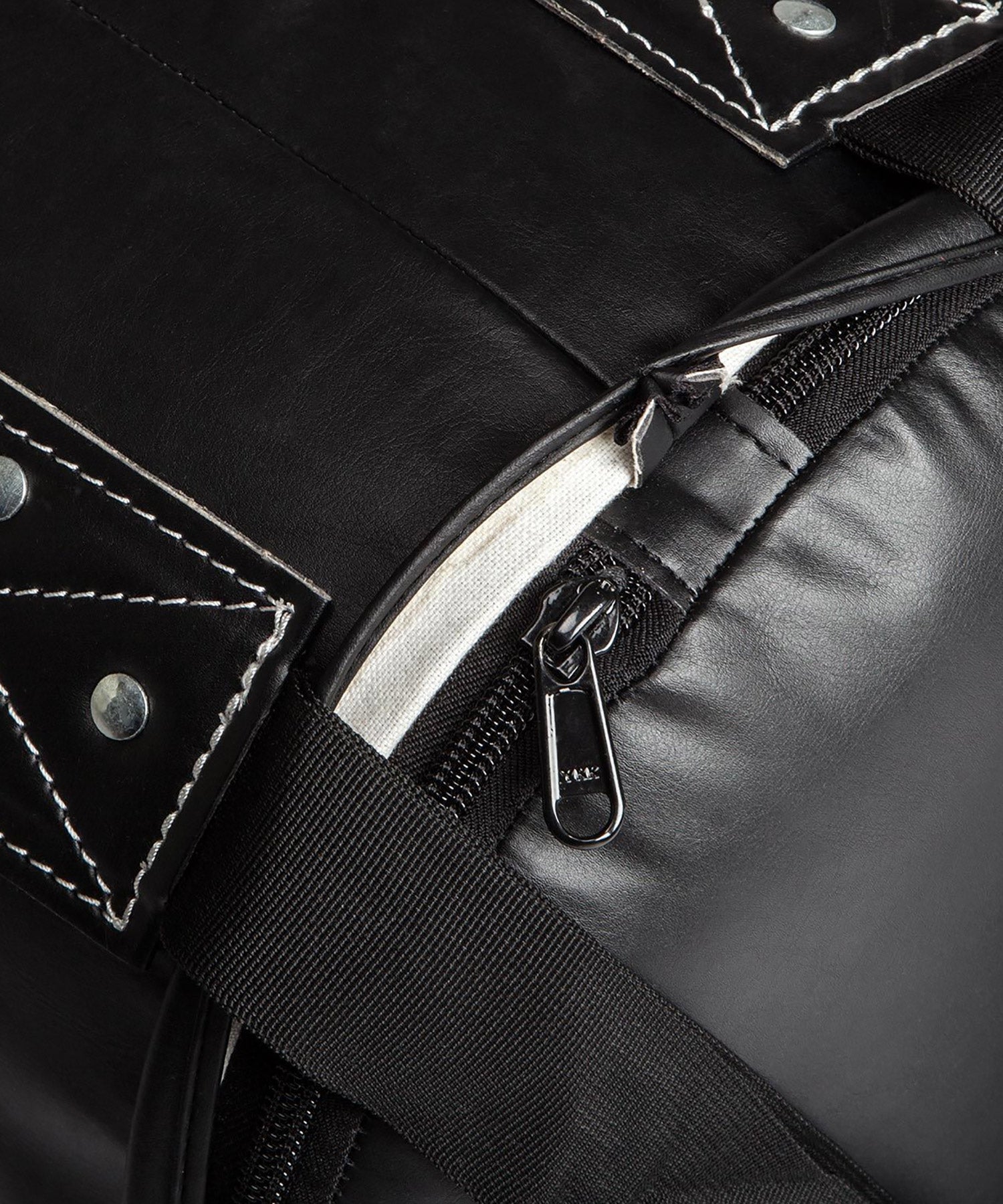 Sac de Frappe Venum Challenger + Crochet de Fixation - Noir/Blanc - Plein - 130cm - product-type_Sacs de frappe