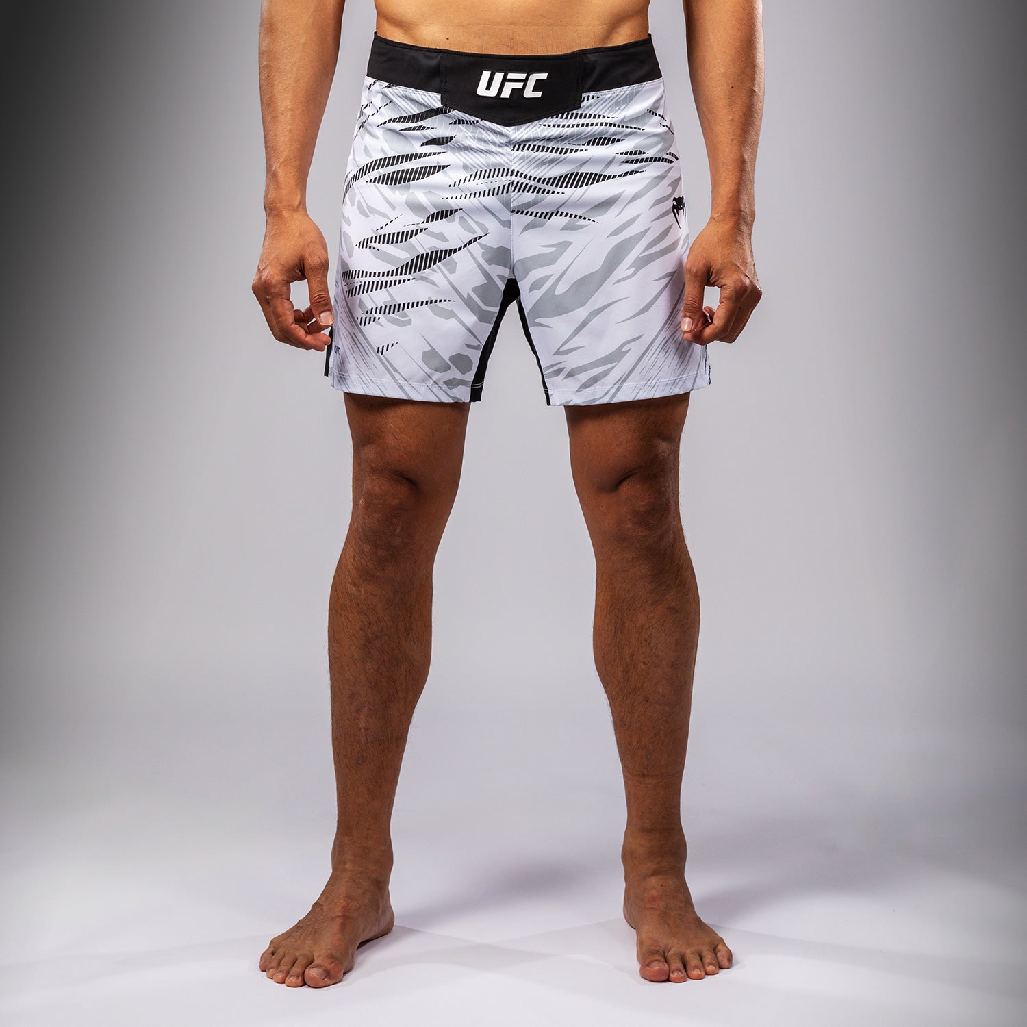 Shorts de Combat pour Hommes UFC Fusion by Venum Authentic Fight Night - Coupe Courte - Blanc - product-type_Shorts de MMA