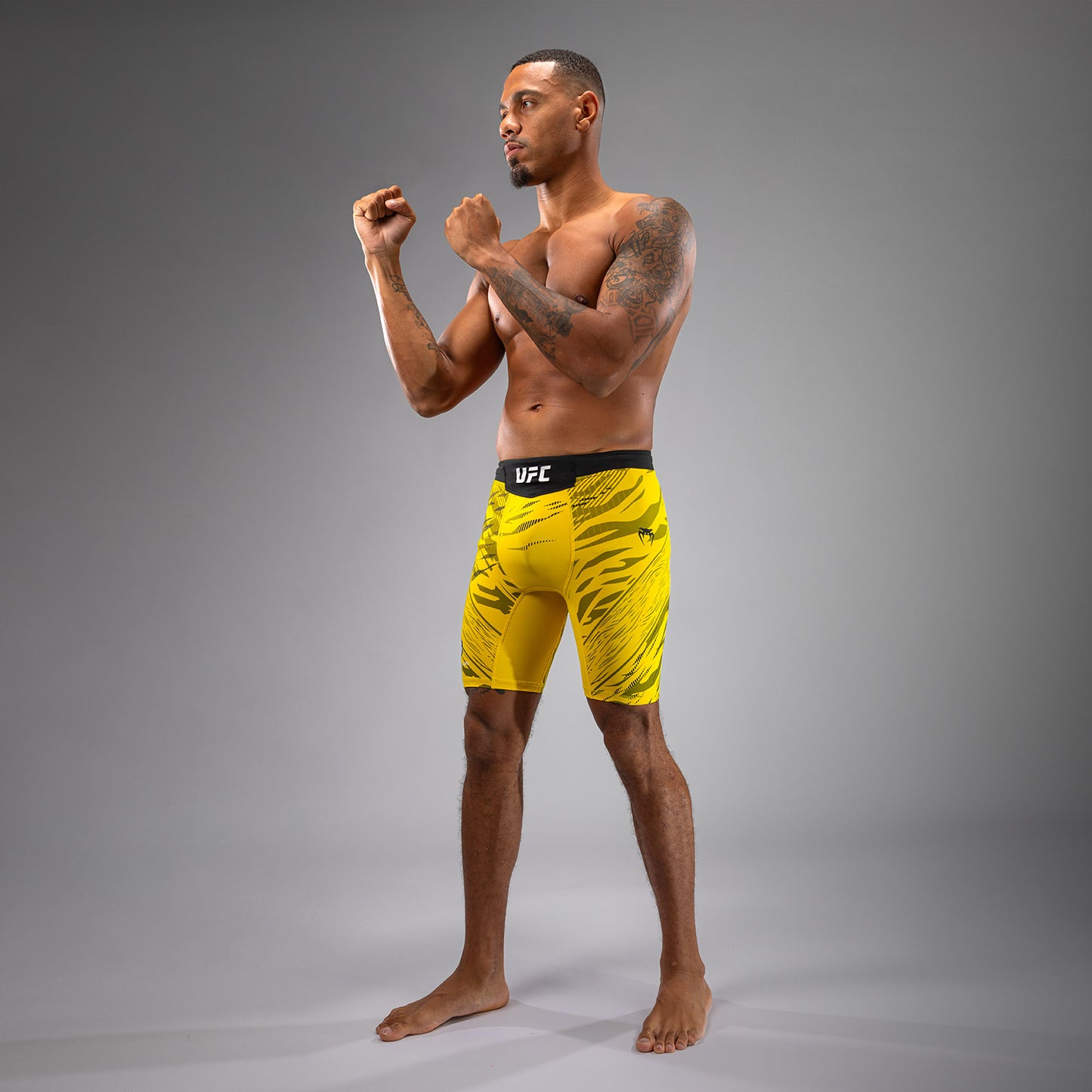Shorts Vale Tudo pour Hommes UFC Fusion by Venum Personnalisé Authentic Fight Night - Jaune - product-type_Shorts de MMA