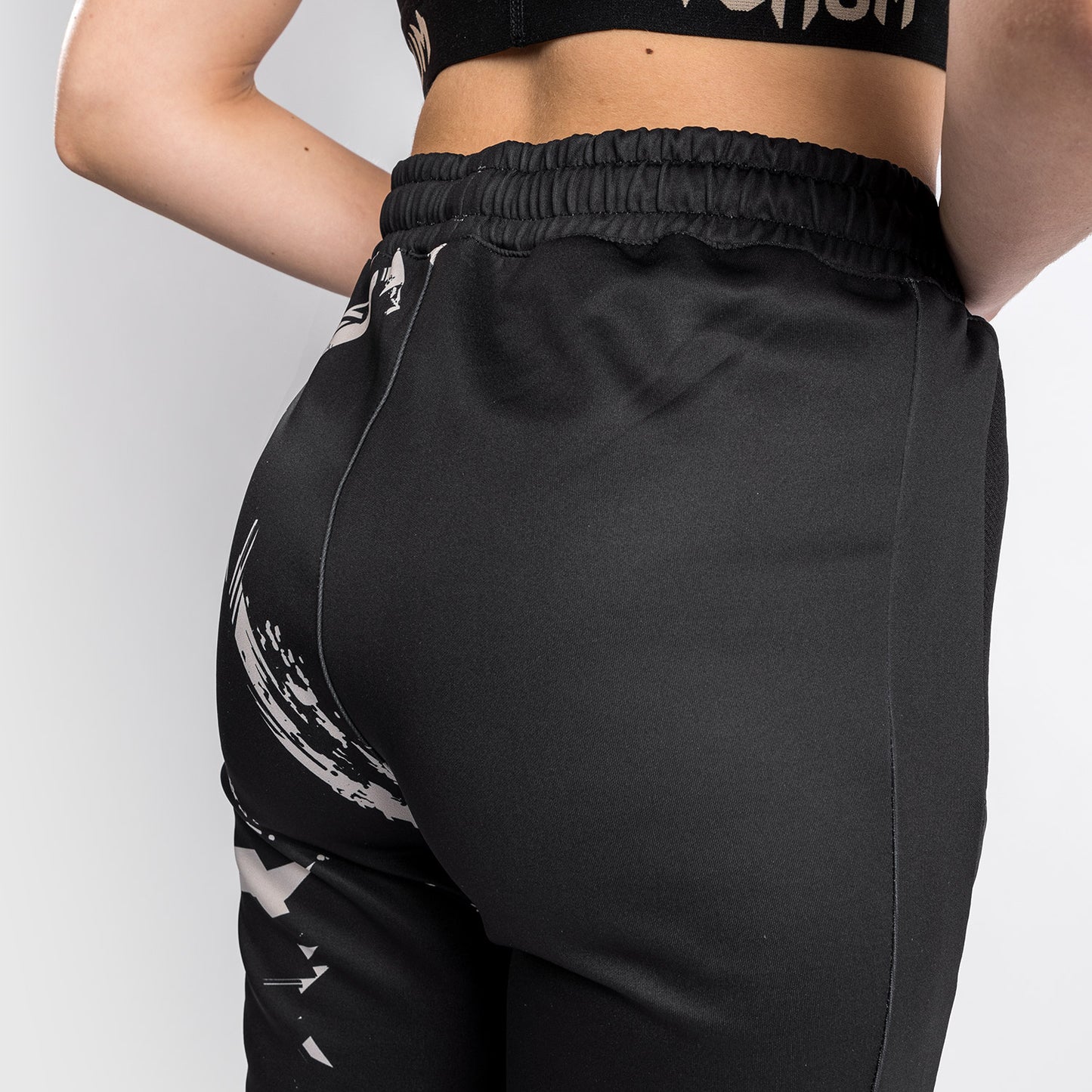 Jogging Femme UFC Venum Authentic Fight Week 2.0 – Noir/Sable - product-type_Pantalons de jogging