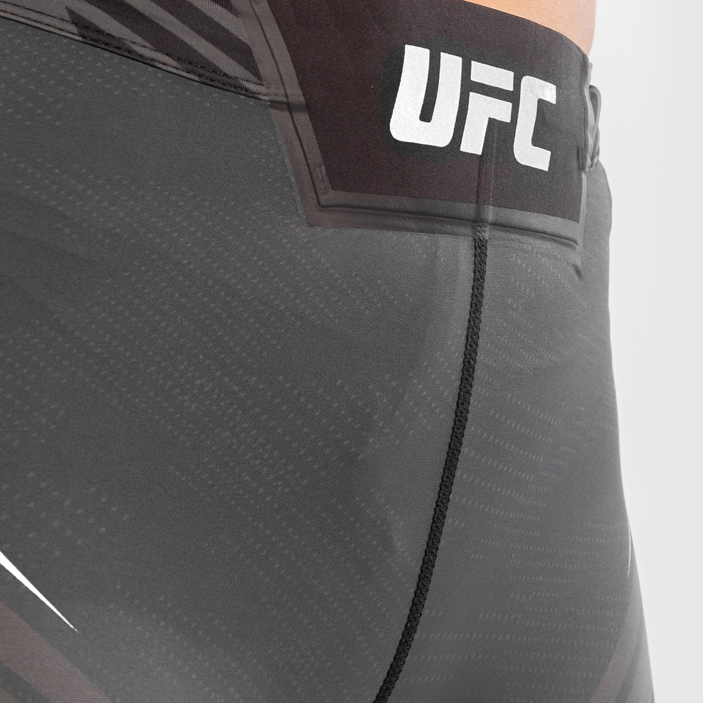 Short de compression pour Femmes UFC Venum Authentic Fight Night - Coupe Longue - Noir - product-type_Shorts de compression